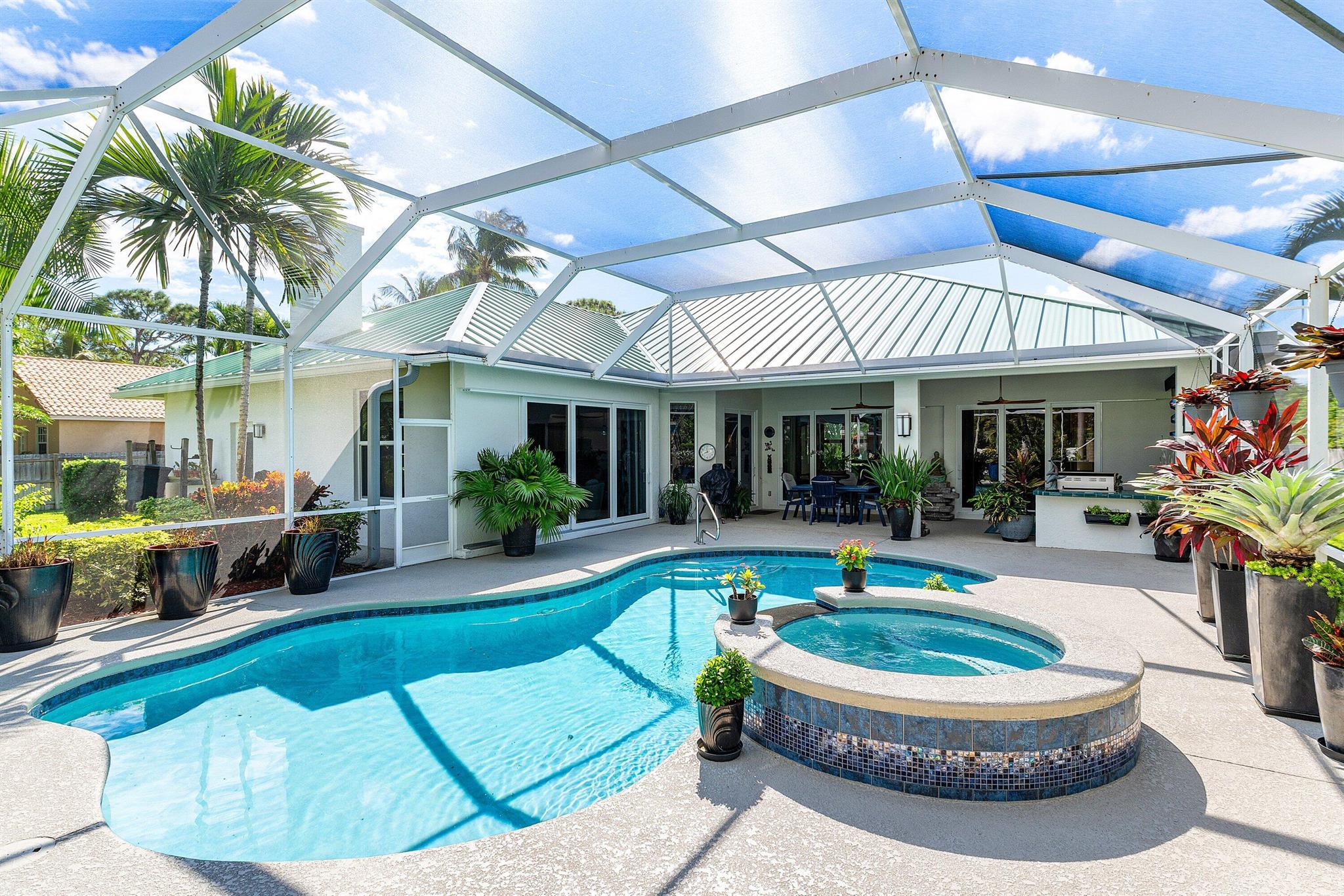 PENNOCK POINTE ESTATES - Residential