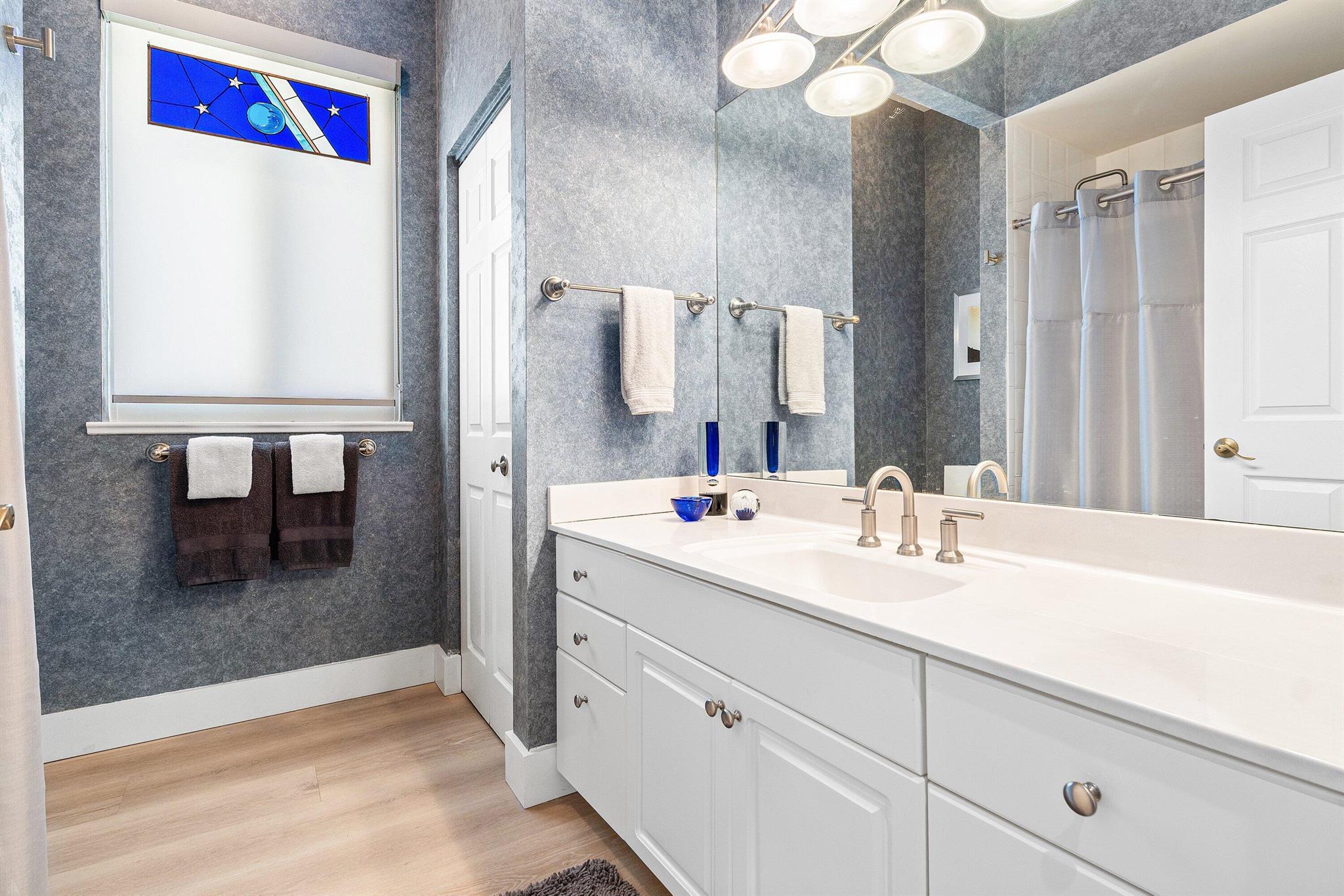 PENNOCK POINTE ESTATES - Residential