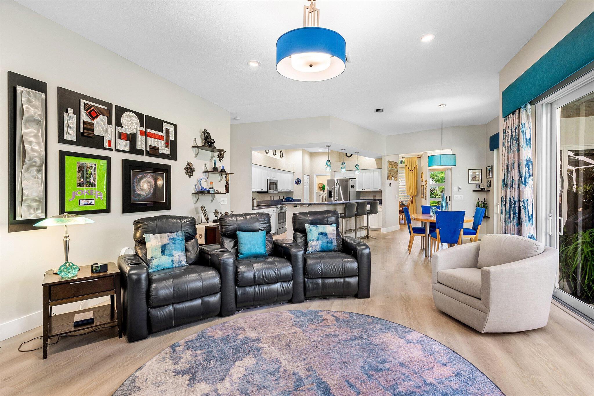 PENNOCK POINTE ESTATES - Residential