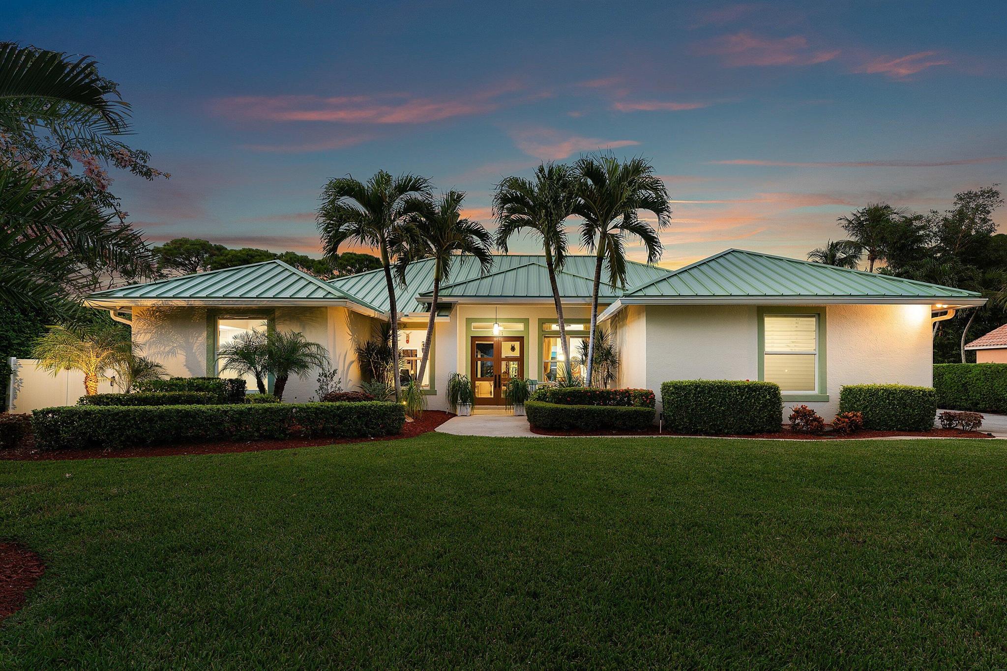 PENNOCK POINTE ESTATES - Residential