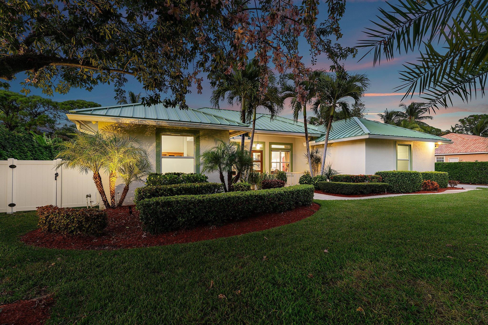 PENNOCK POINTE ESTATES - Residential