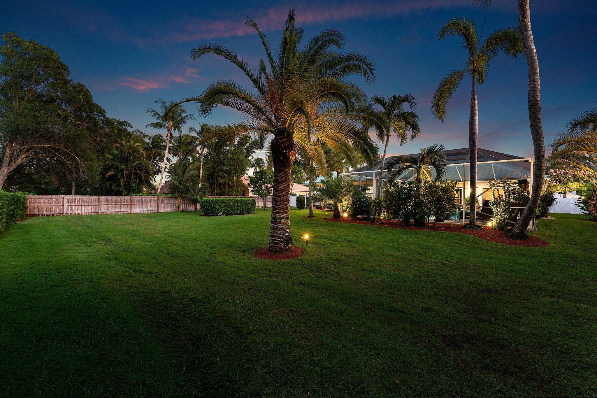 PENNOCK POINTE ESTATES - Residential