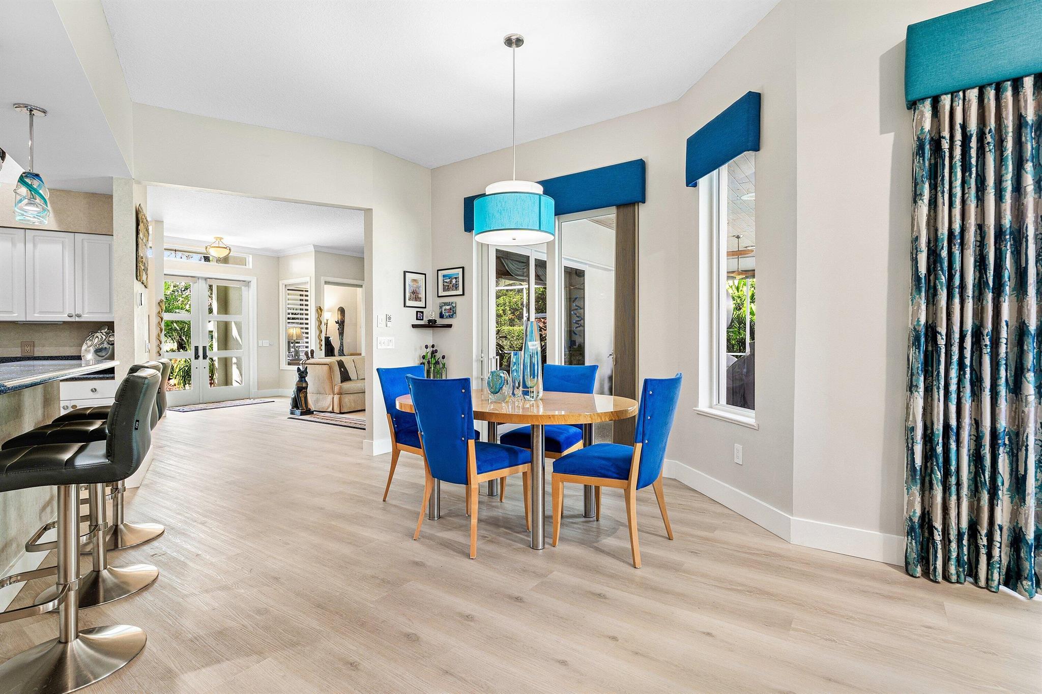 PENNOCK POINTE ESTATES - Residential
