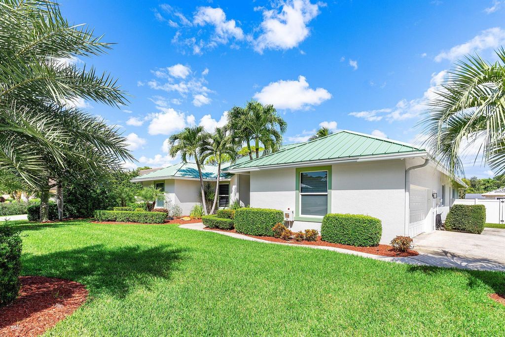 Photo of 5661 Old Mystic Court, Jupiter, FL 33458 (MLS # R11133391)