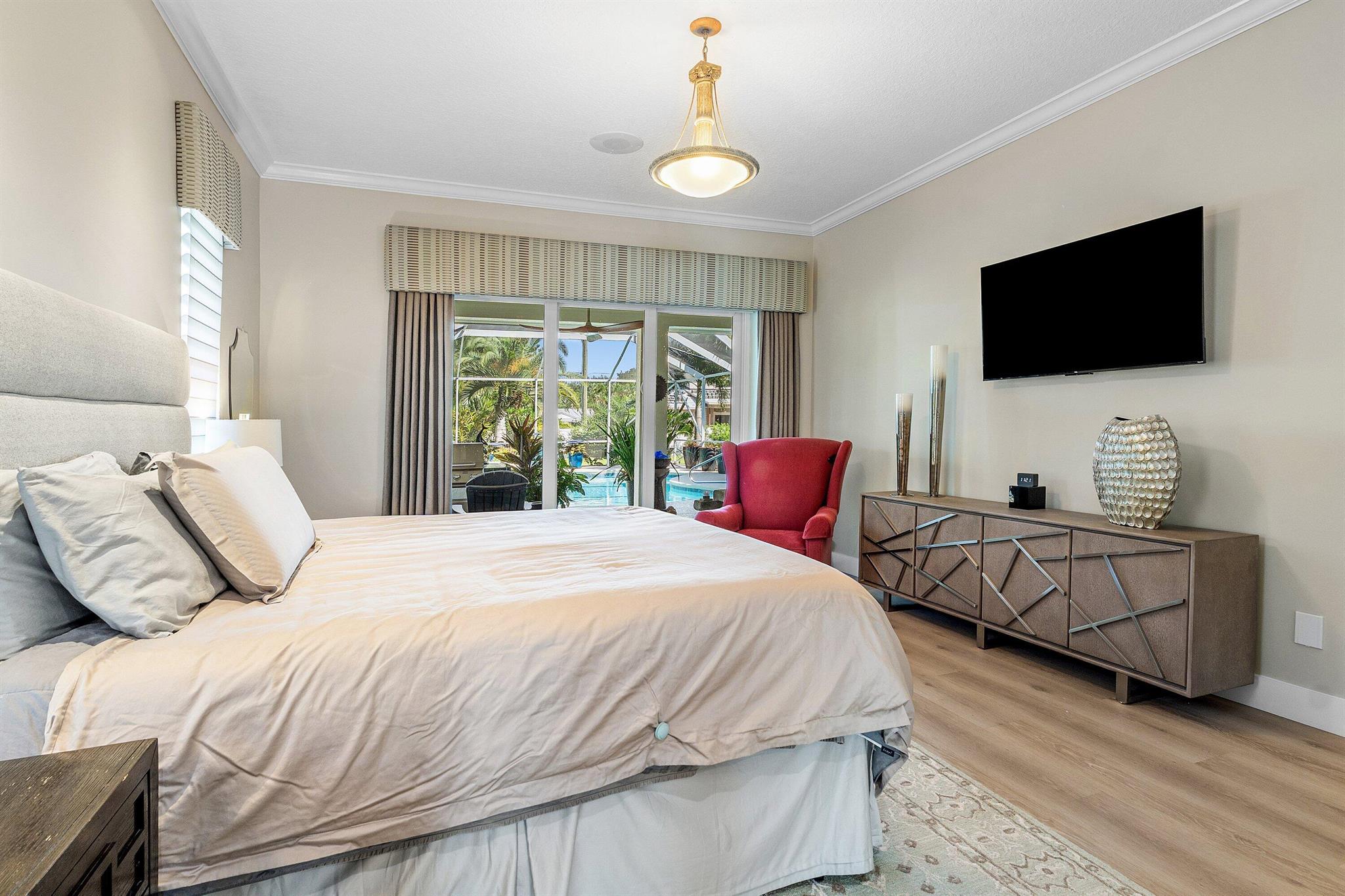 PENNOCK POINTE ESTATES - Residential