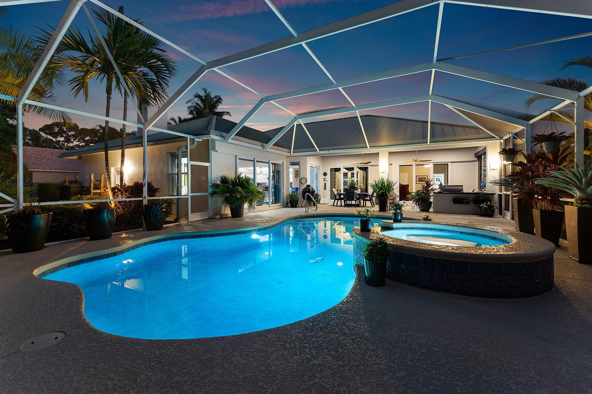 PENNOCK POINTE ESTATES - Residential