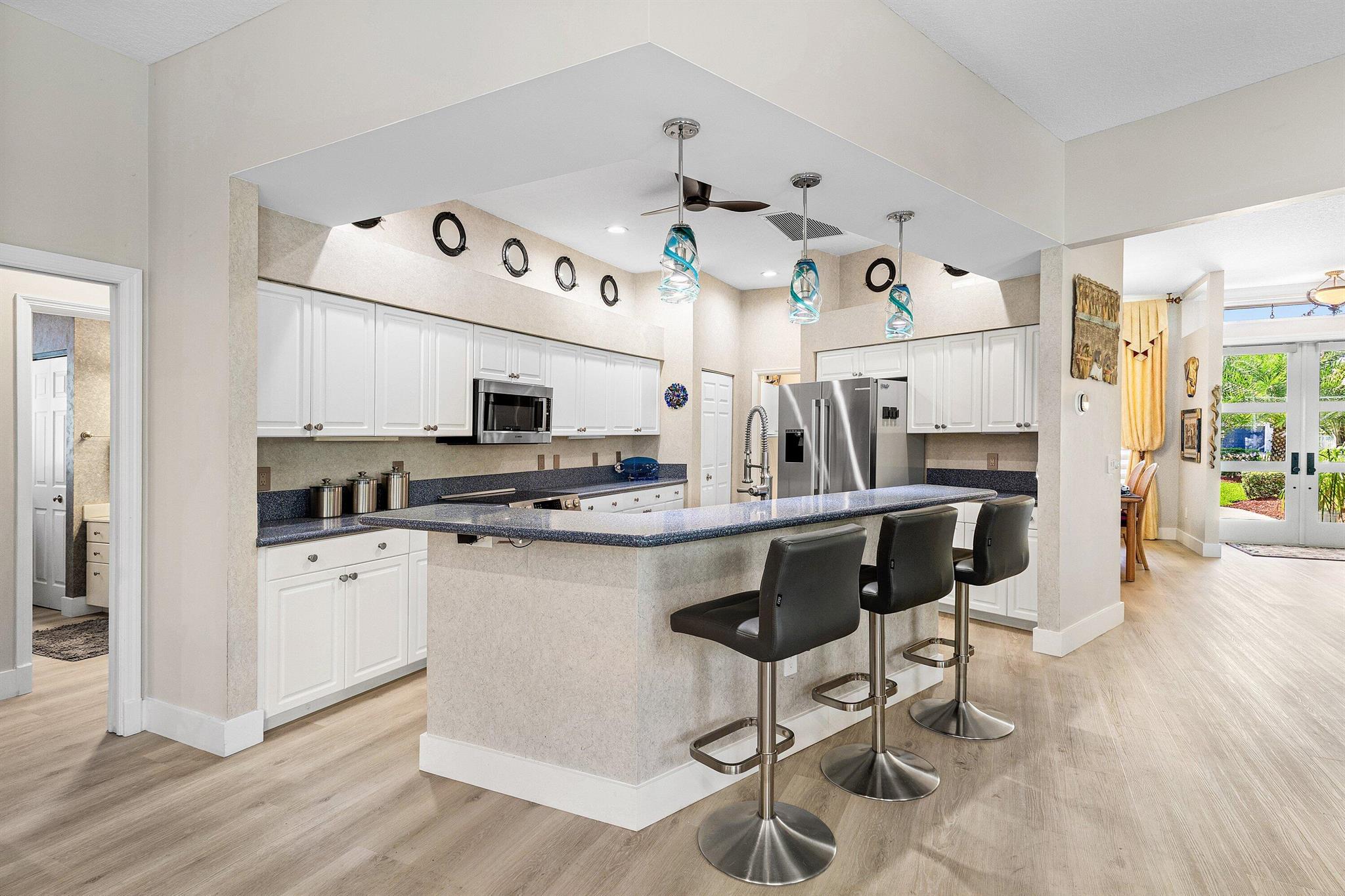 PENNOCK POINTE ESTATES - Residential