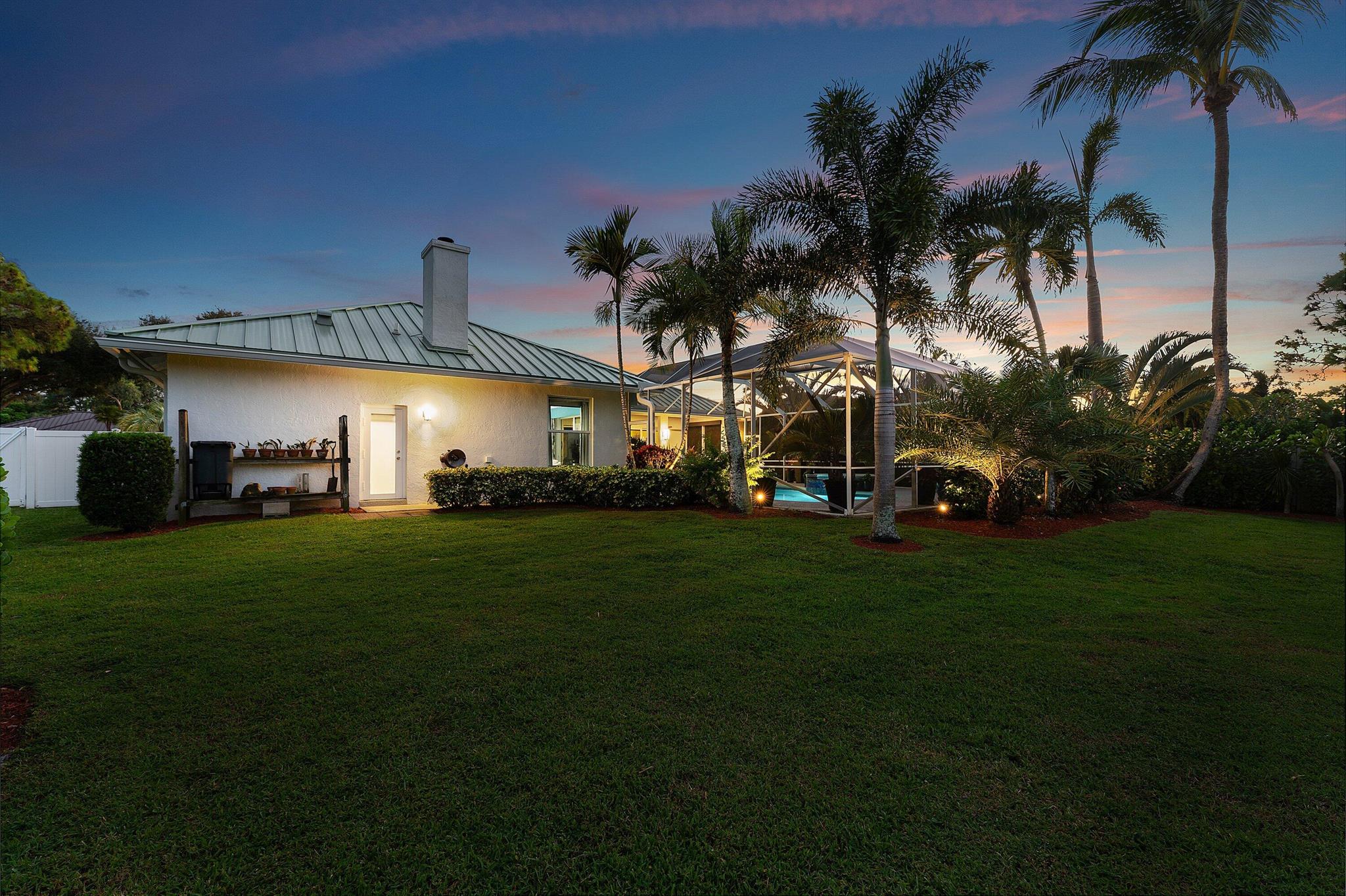 PENNOCK POINTE ESTATES - Residential