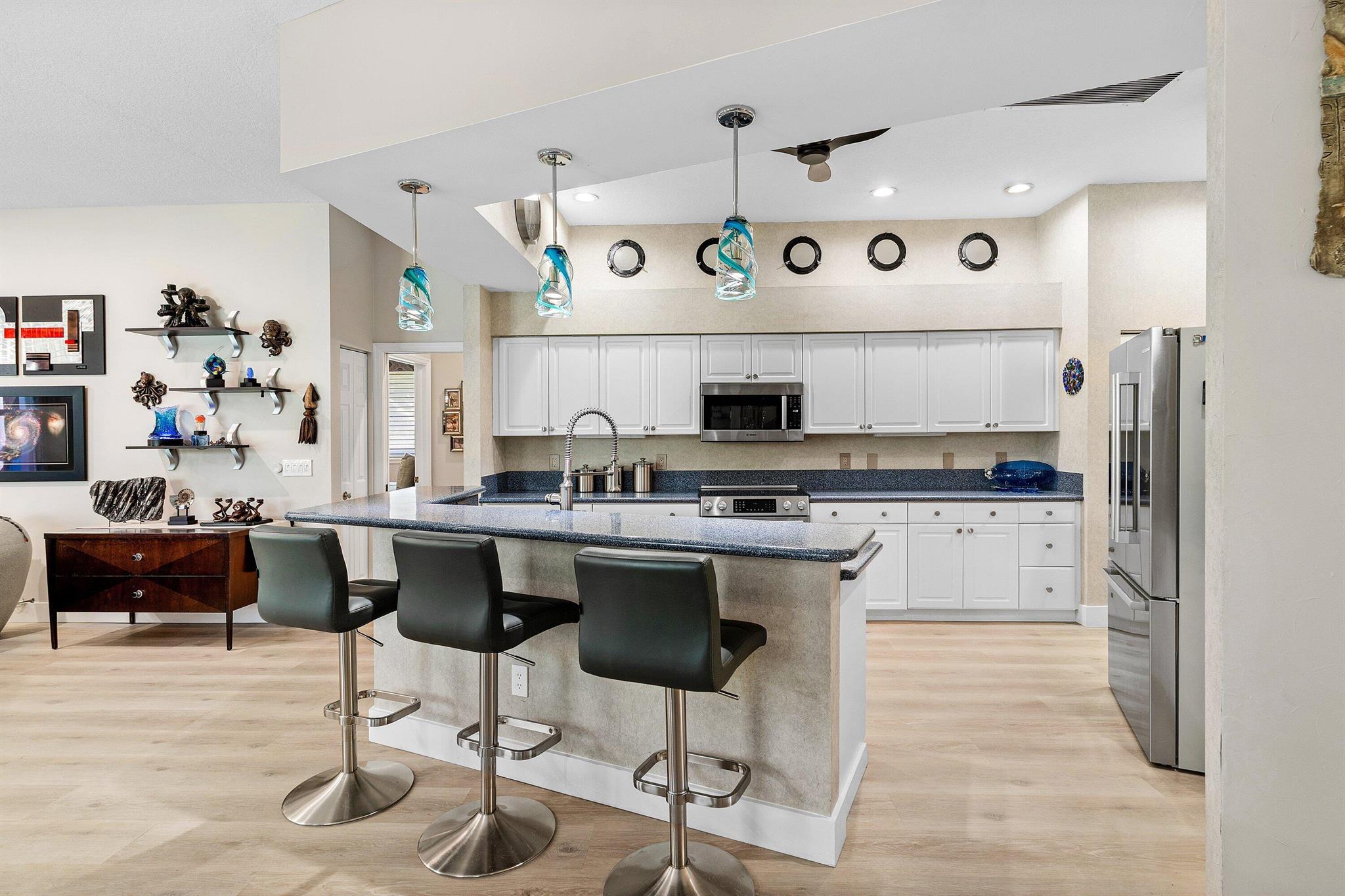 PENNOCK POINTE ESTATES - Residential