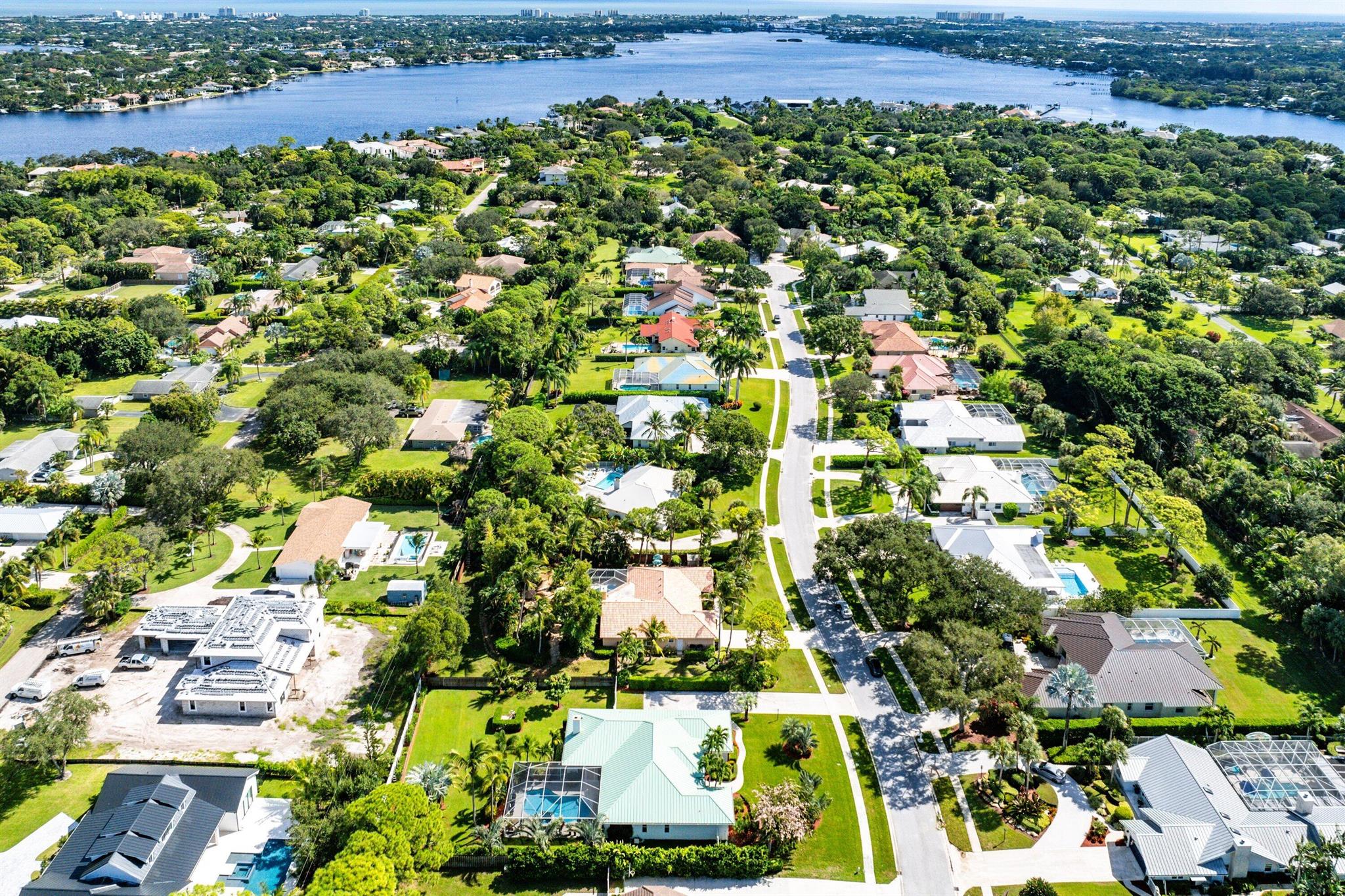 PENNOCK POINTE ESTATES - Residential