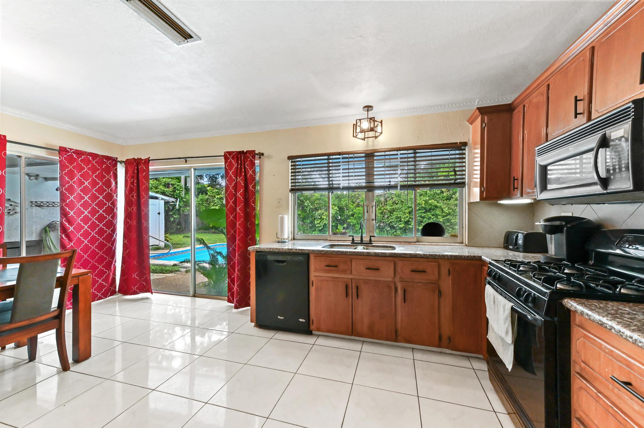 MIRAMAR ISLES - Residential