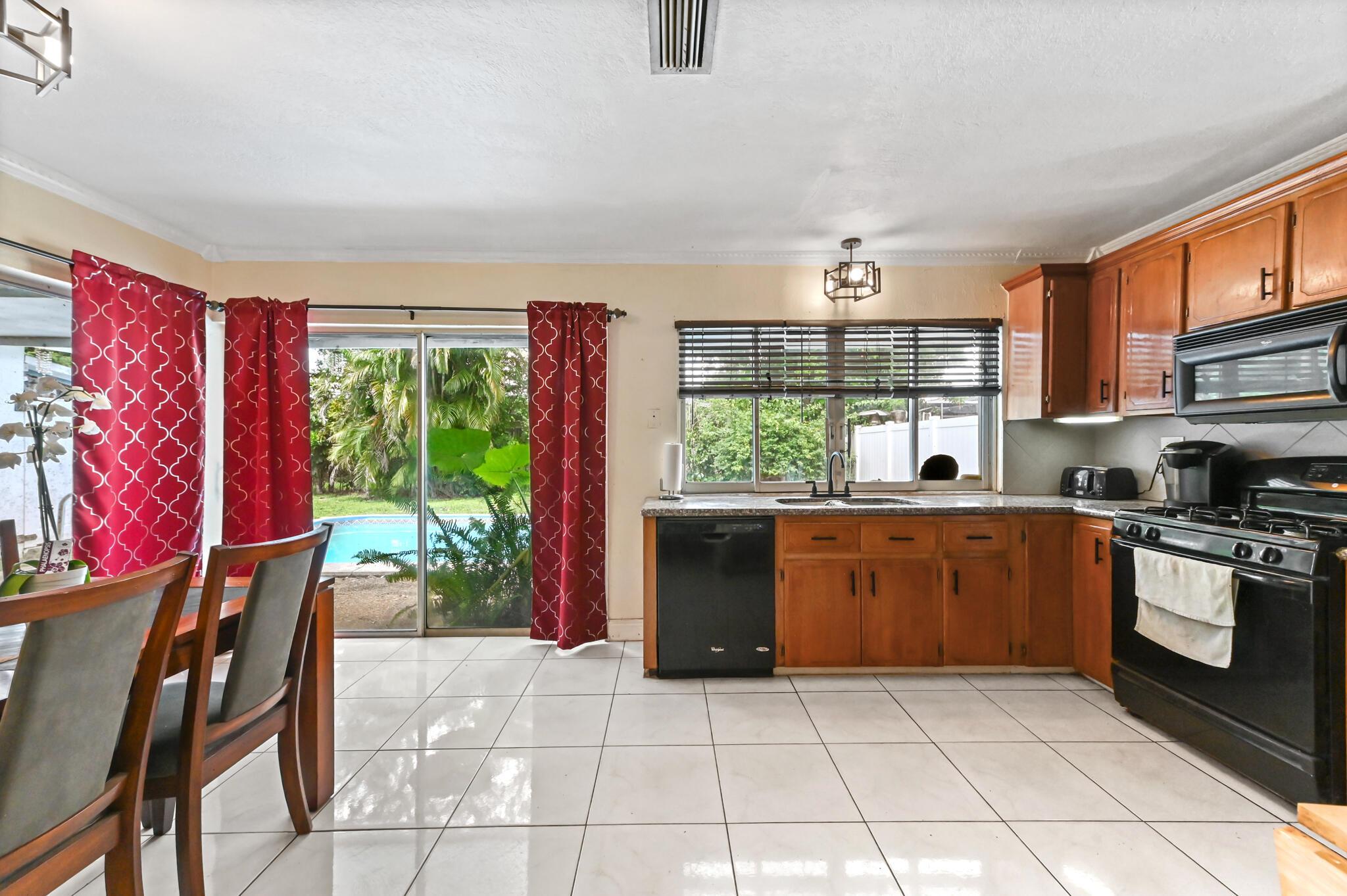 MIRAMAR ISLES - Residential
