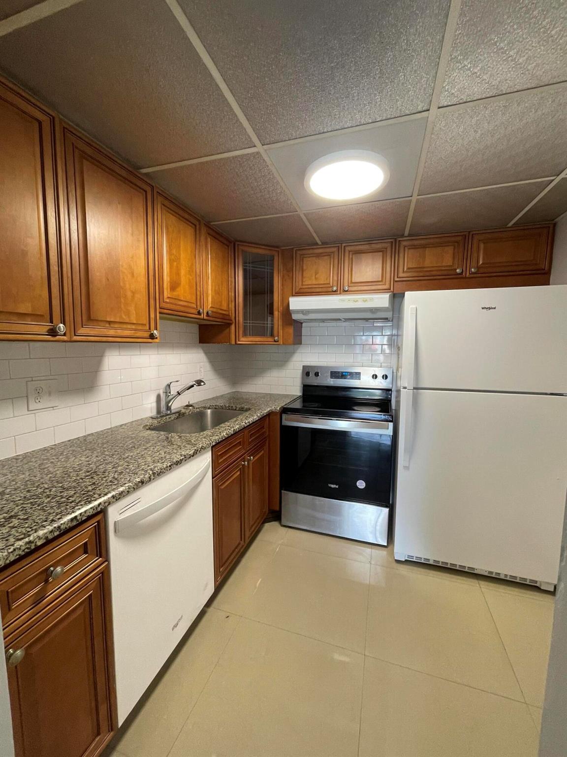 SPANISH OAKS CONDO - Residential Lease