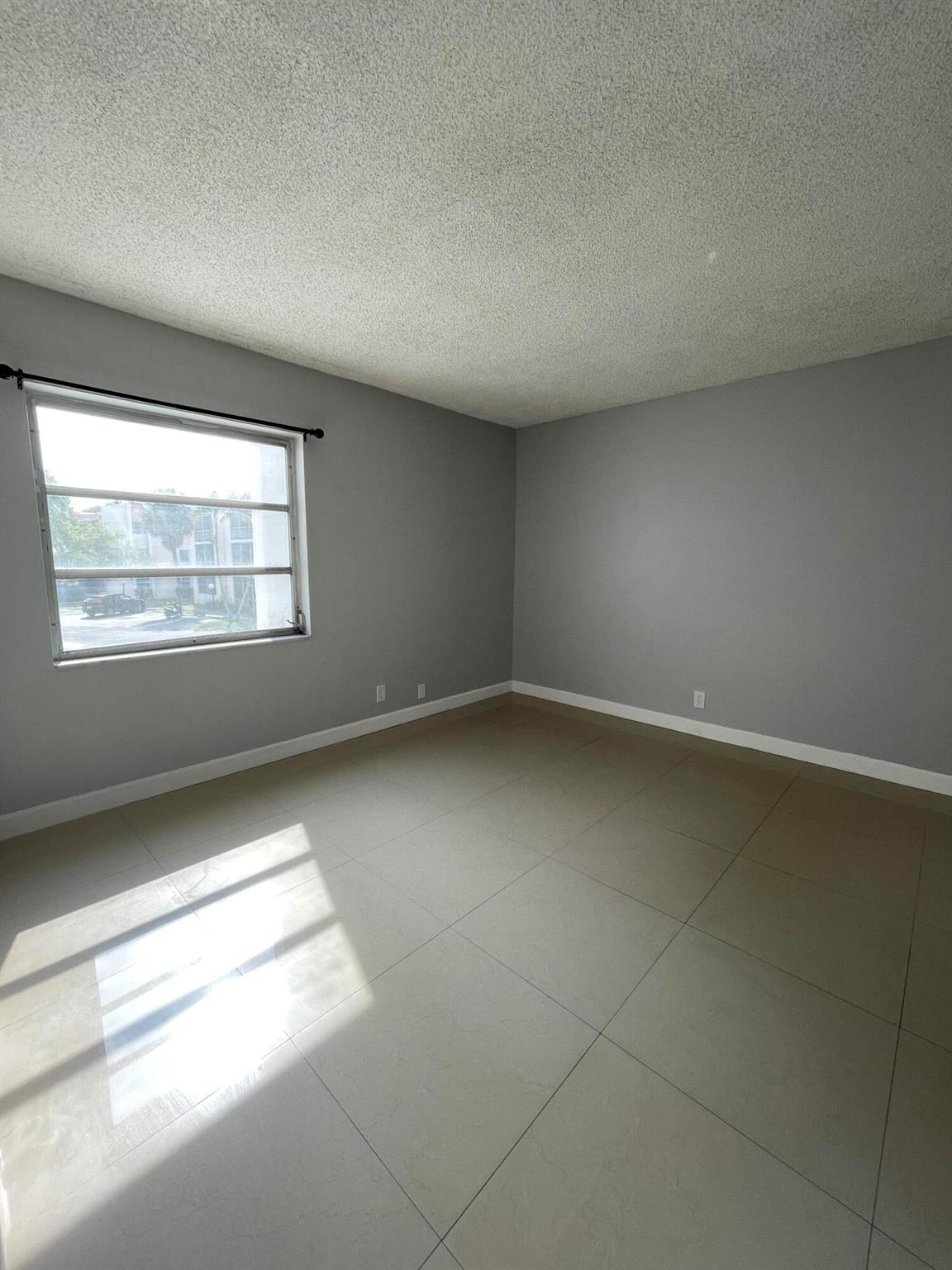 SPANISH OAKS CONDO - Residential Lease