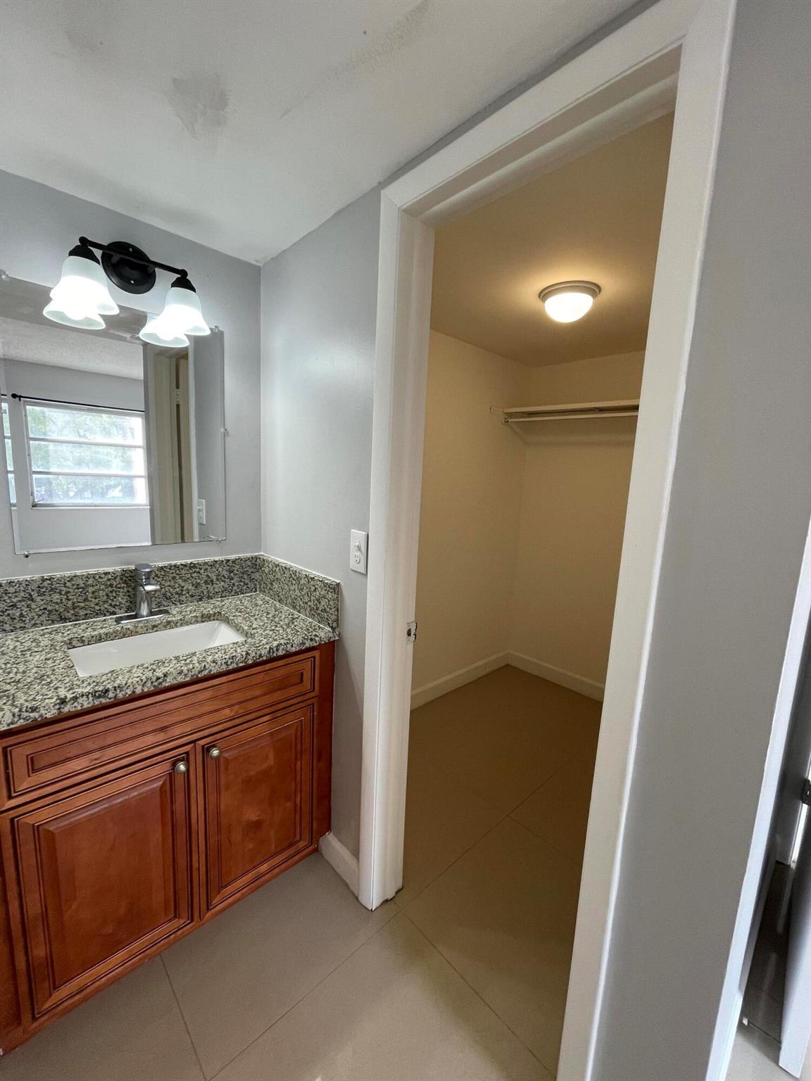 SPANISH OAKS CONDO - Residential Lease