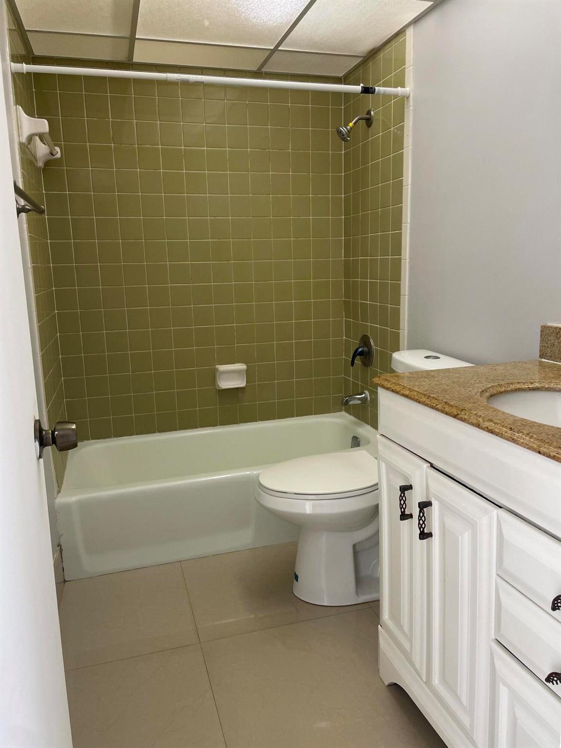 SPANISH OAKS CONDO - Residential Lease