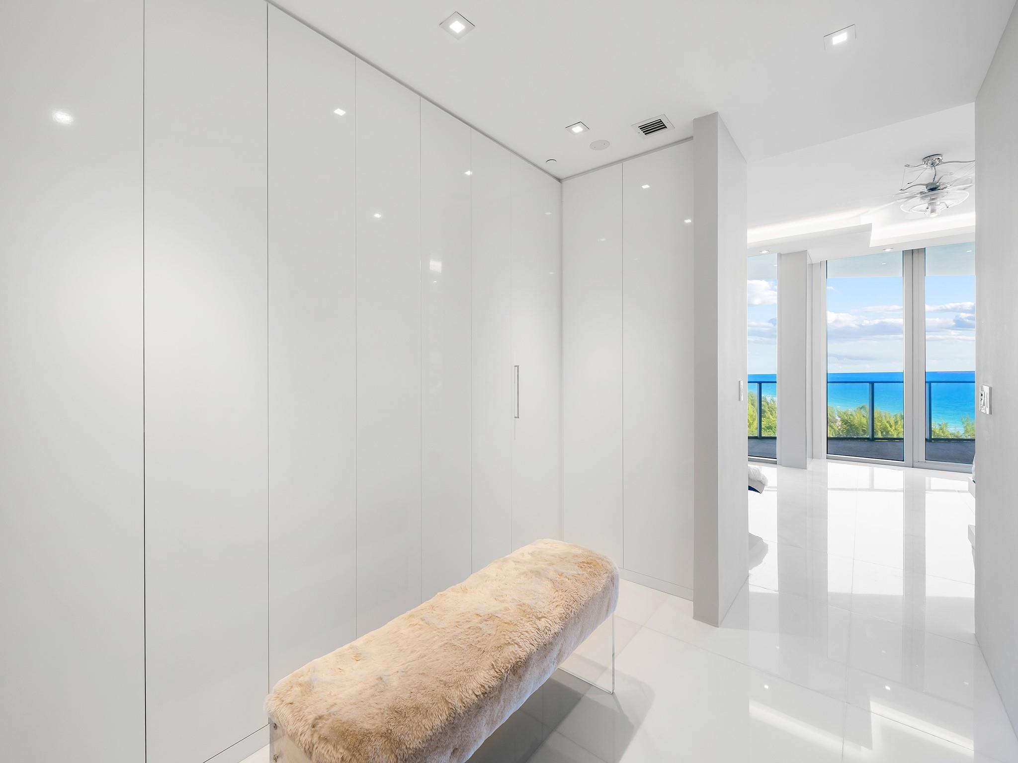 PARAMOUNT - Residential