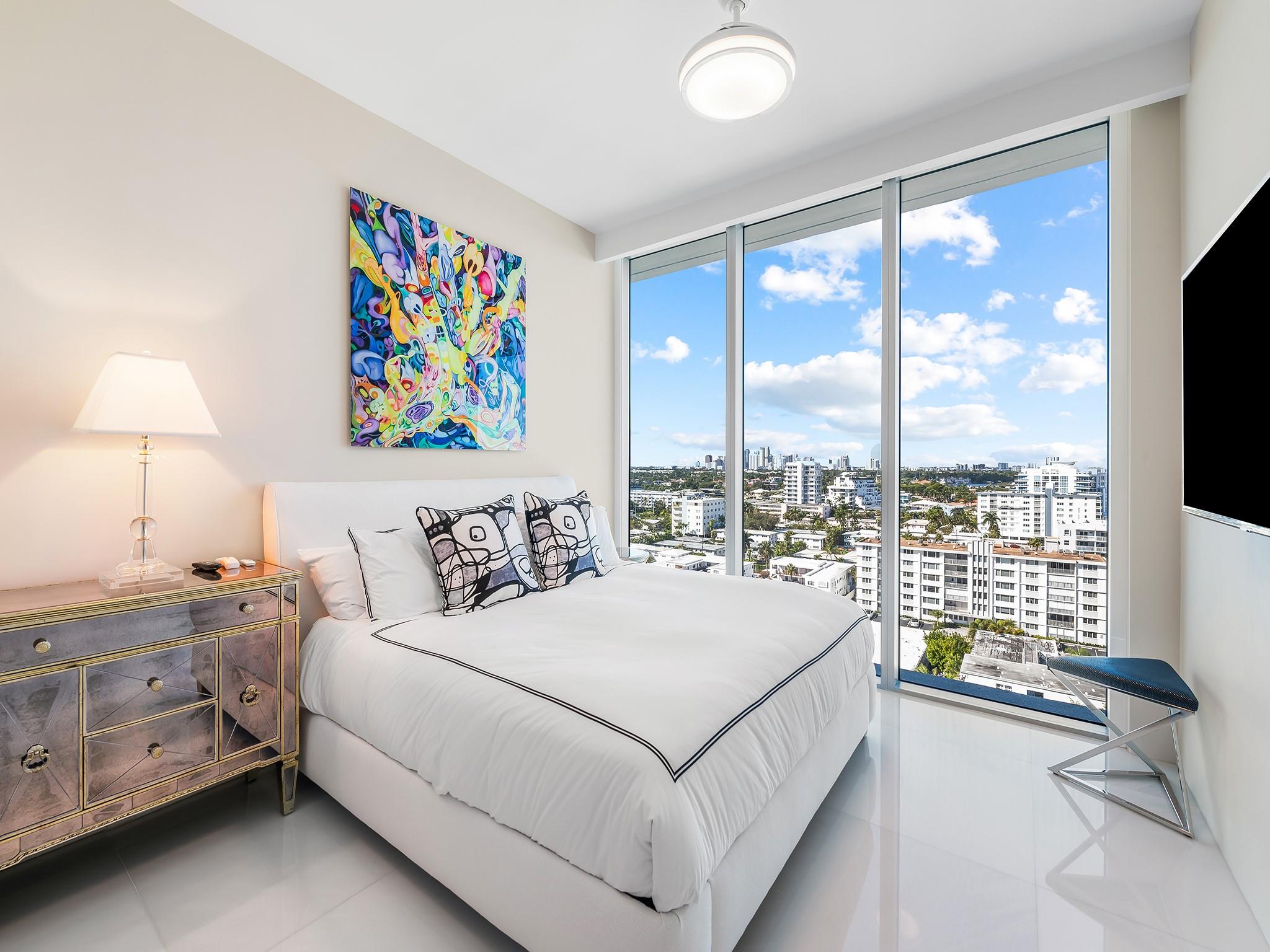 PARAMOUNT - Residential