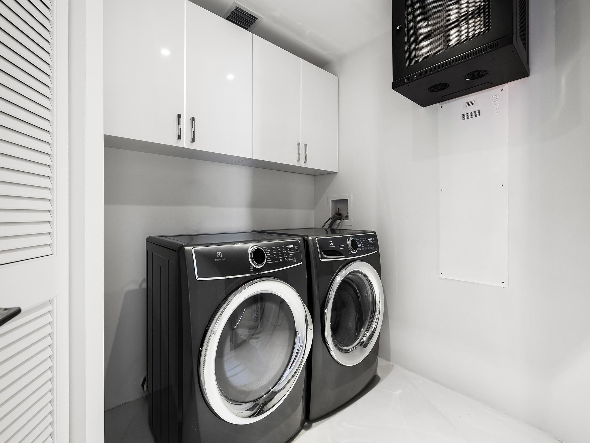 PARAMOUNT - Residential