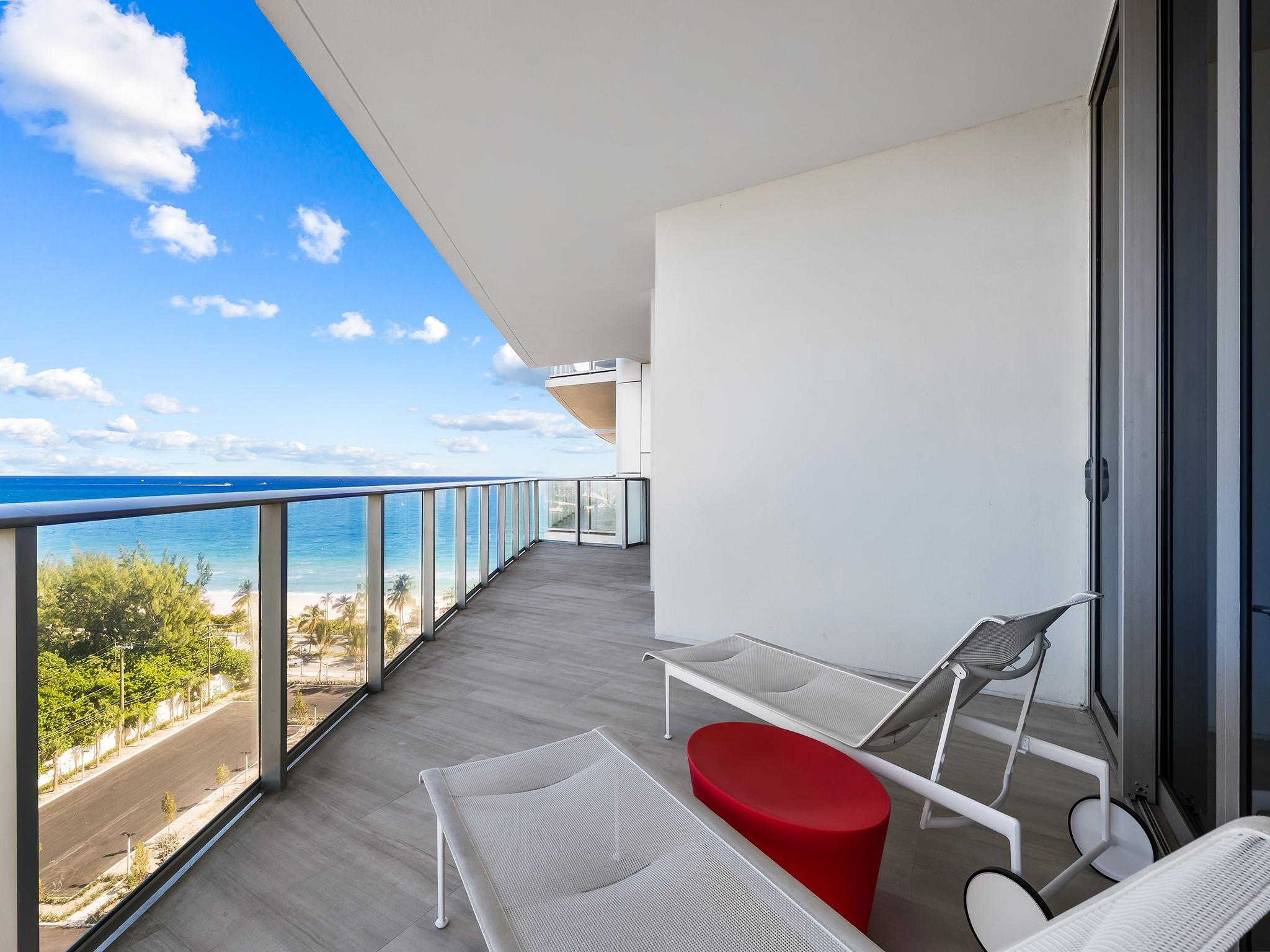 PARAMOUNT - Residential