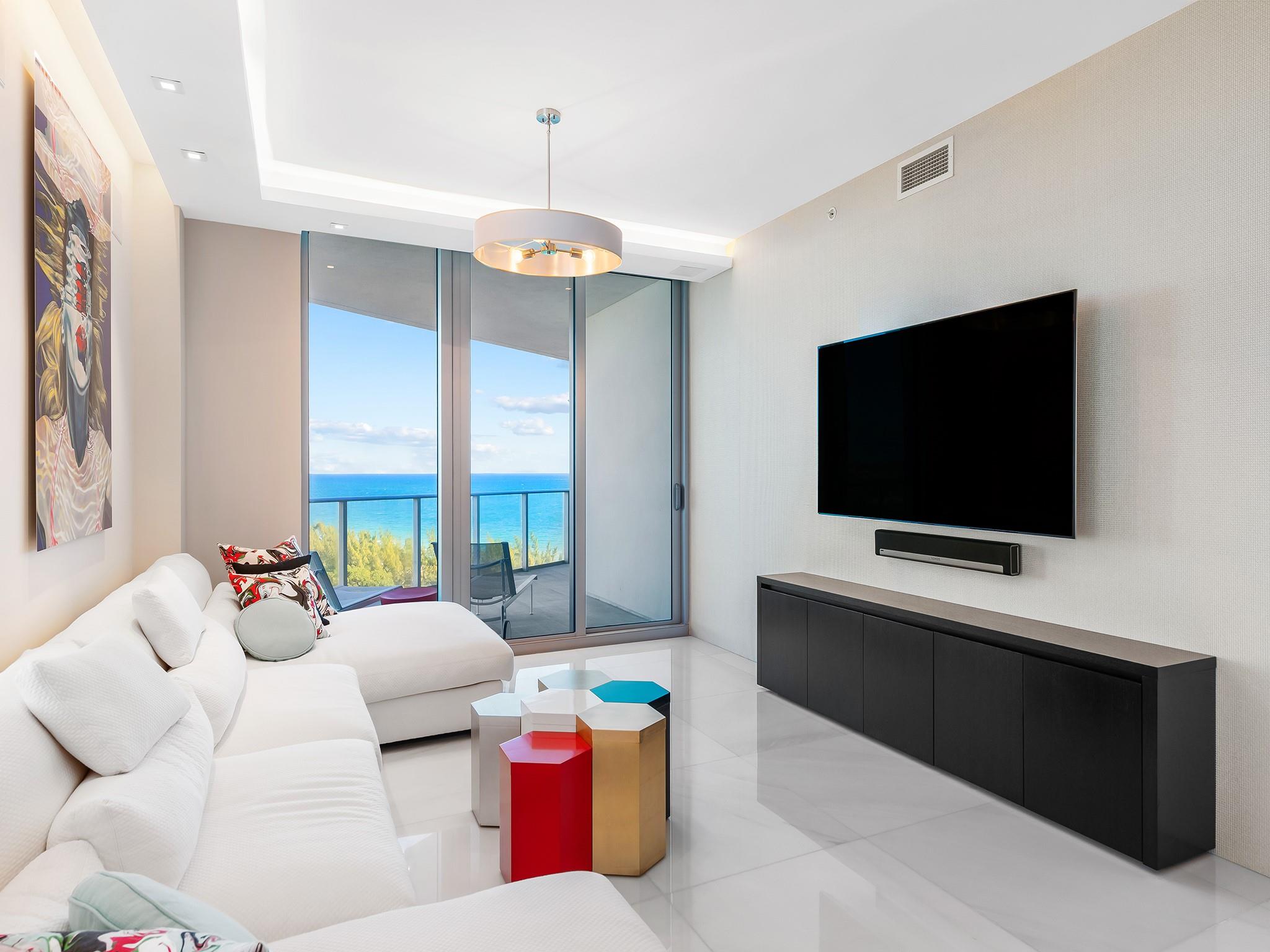 PARAMOUNT - Residential