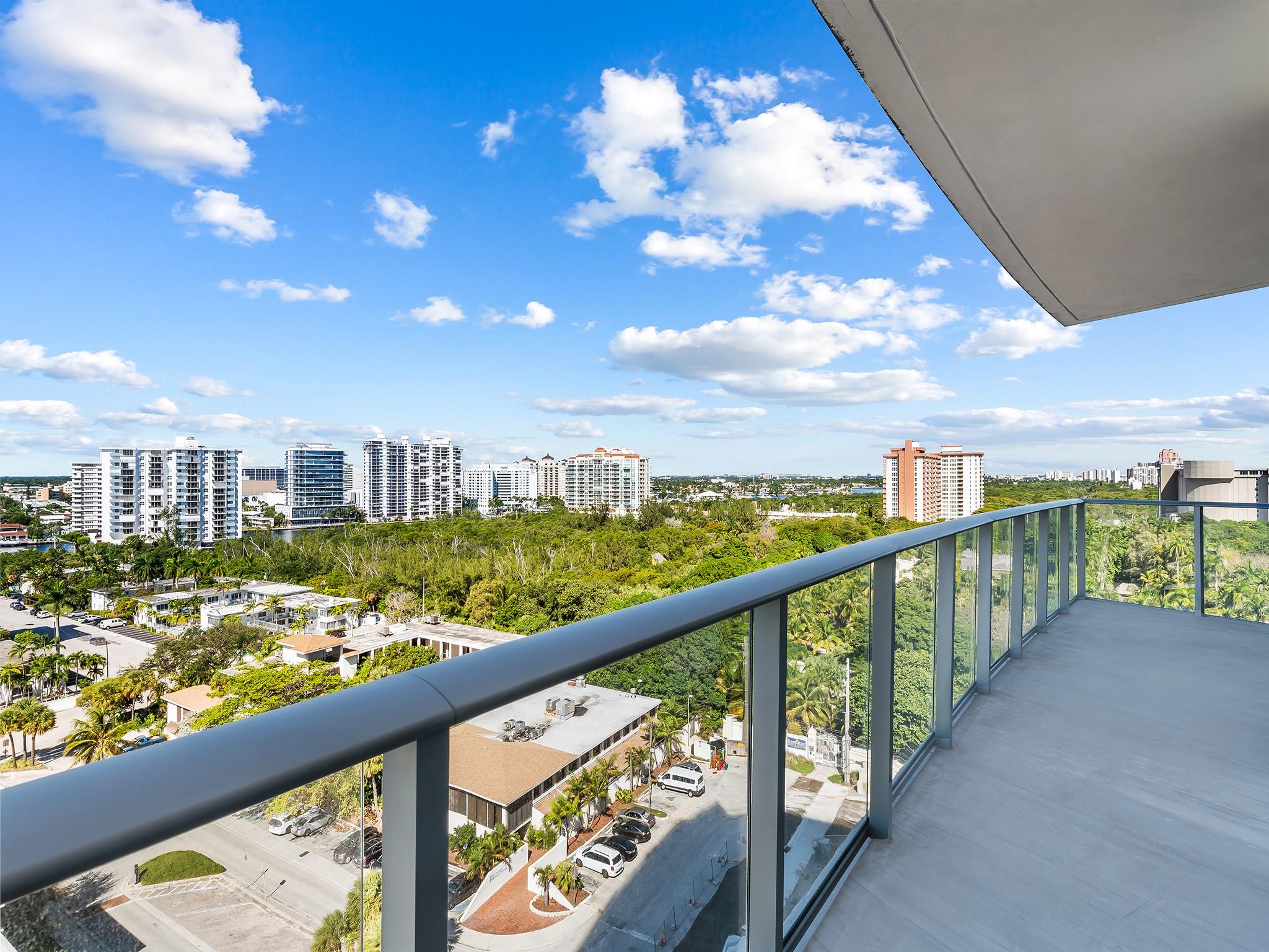 PARAMOUNT - Residential