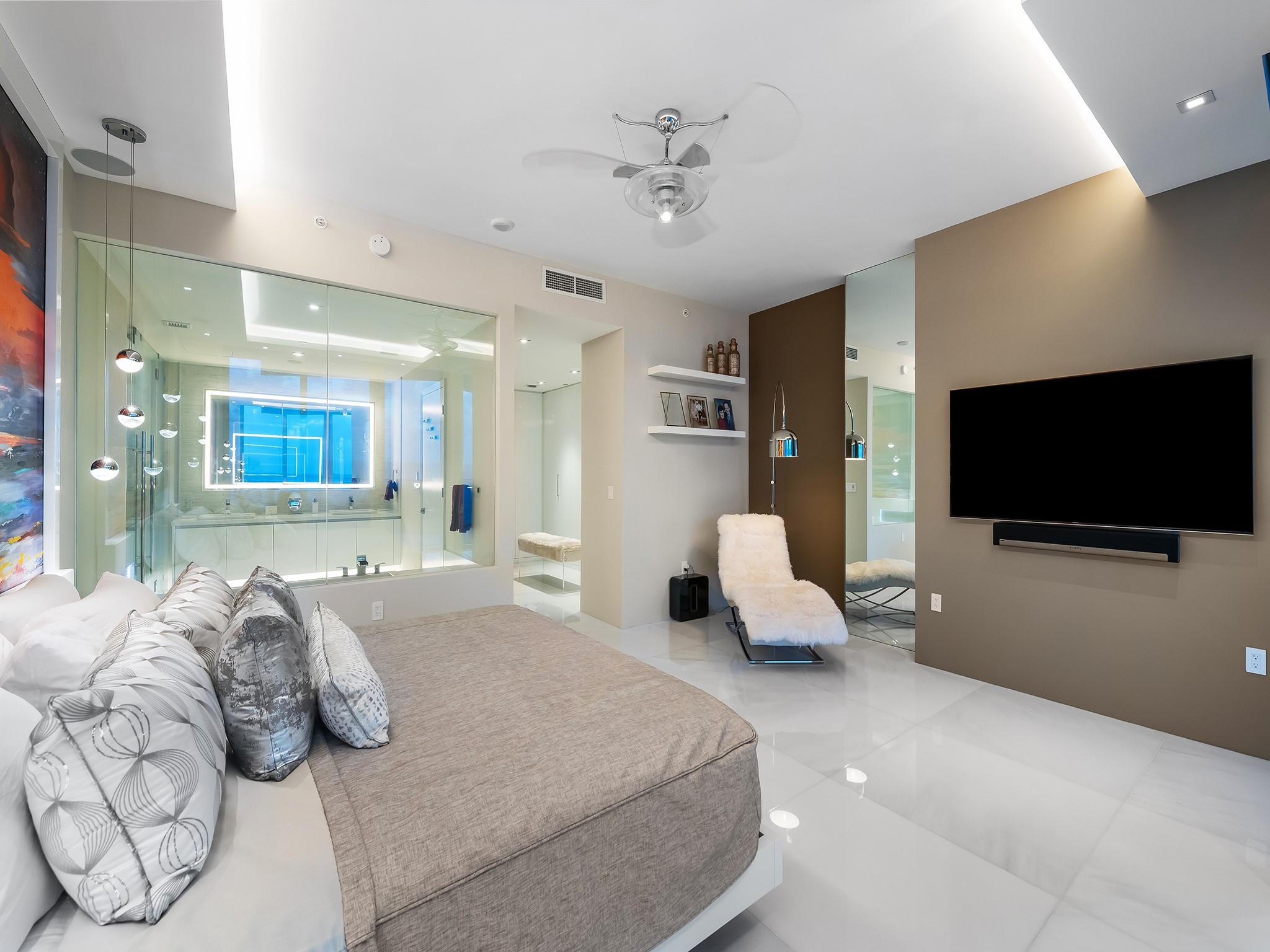 PARAMOUNT - Residential