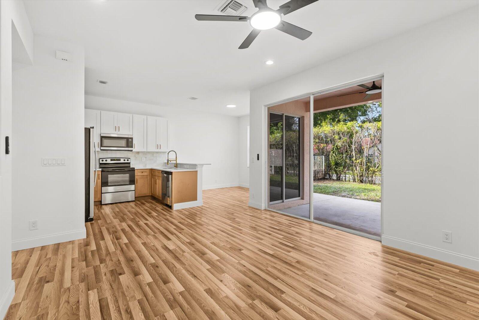 PRINCETON PLACE AT GABLES - Residential