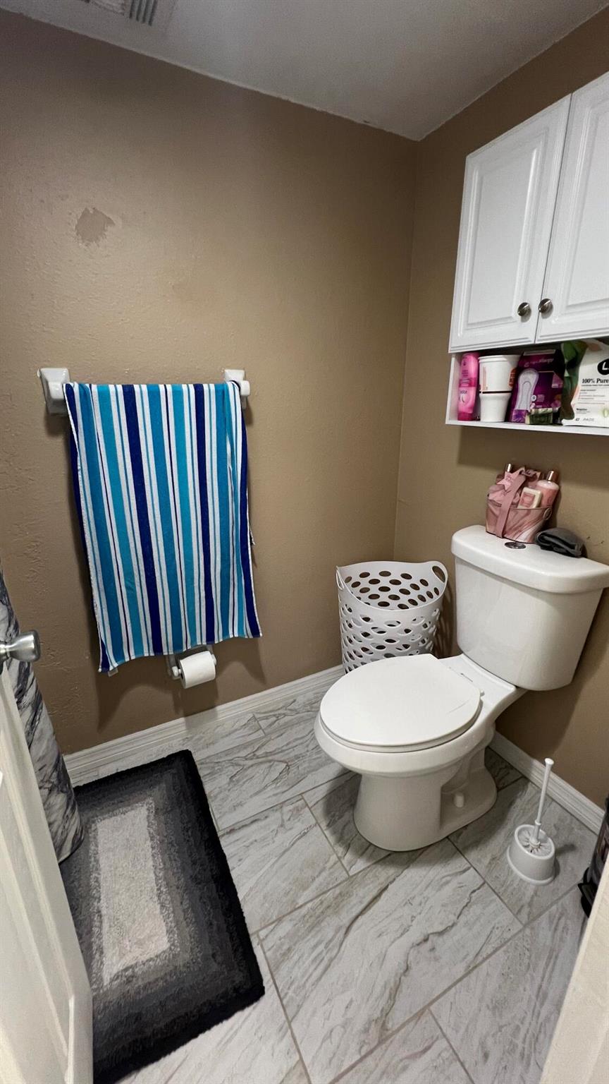 MIDPORT PLACE I, A CONDOM - Residential Lease