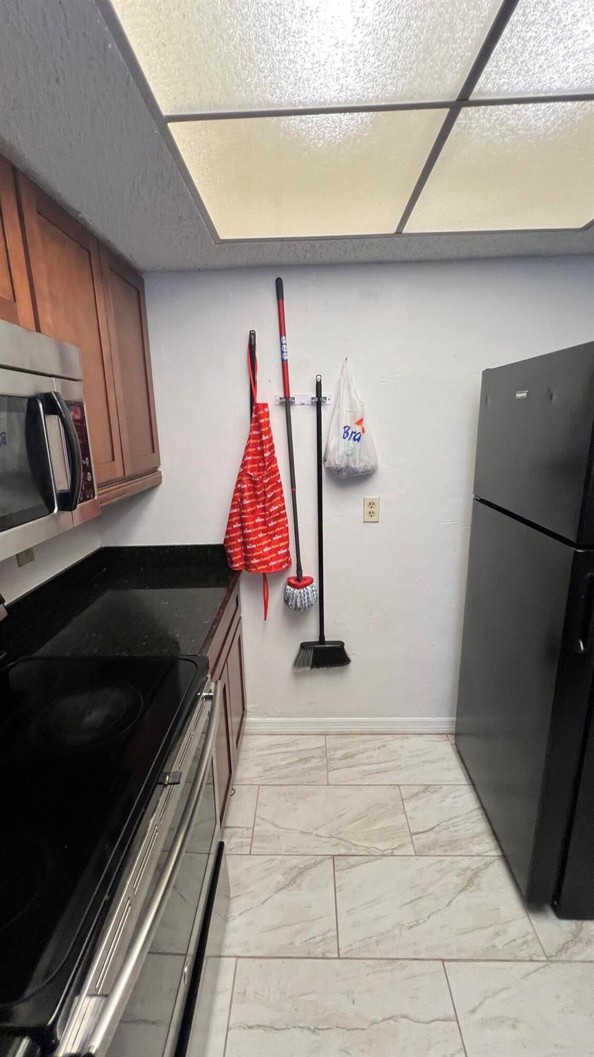 MIDPORT PLACE I, A CONDOM - Residential Lease