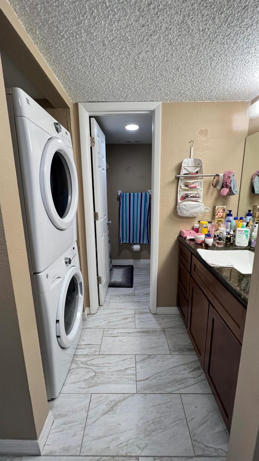 MIDPORT PLACE I, A CONDOM - Residential Lease