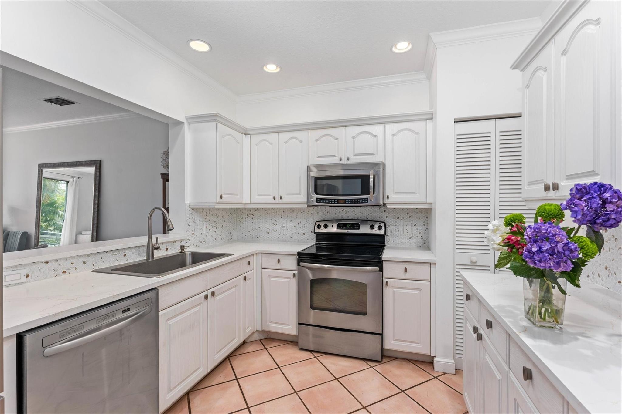 519 SW 7th Ave 8