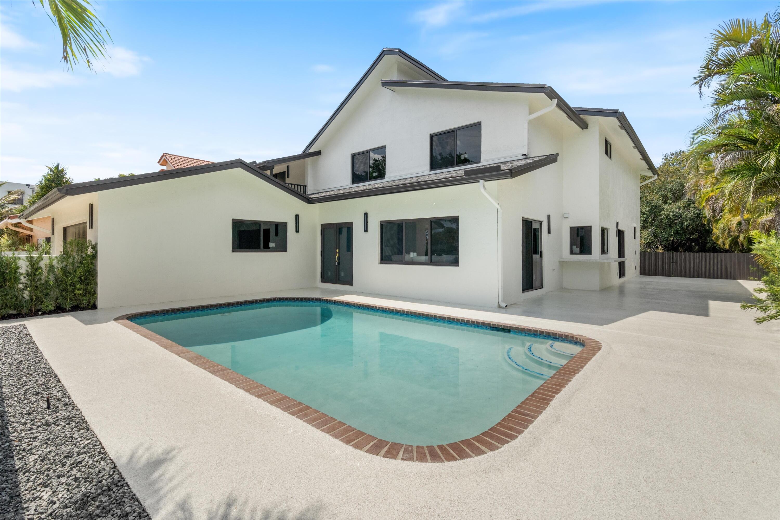 911 Mockingbird Lane