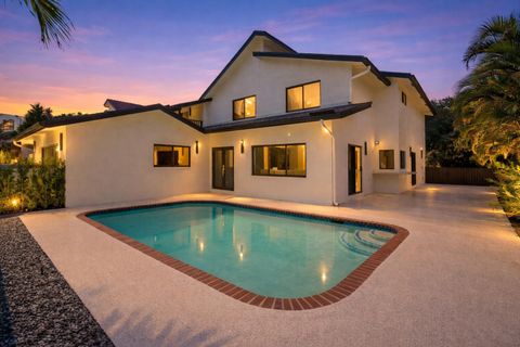Tiny photo for 911 Mockingbird Lane, Plantation, FL 33324 (MLS # B26007505)