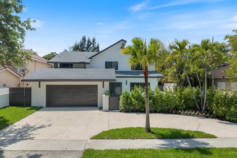 Photo of 911 Mockingbird Lane, Plantation, FL 33324 (MLS # B26007505)