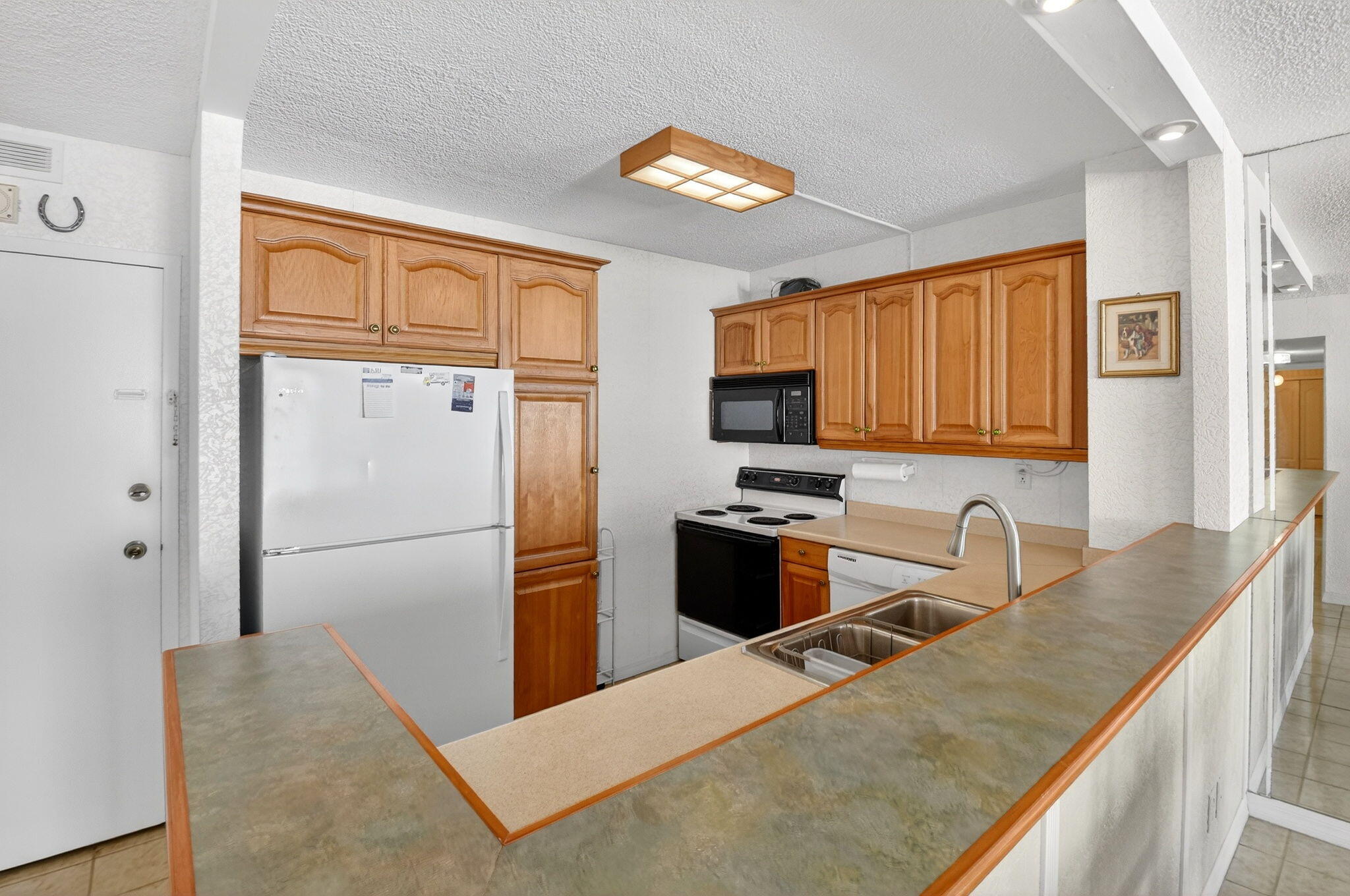 LE CHATEAU ROYAL CONDO - Residential