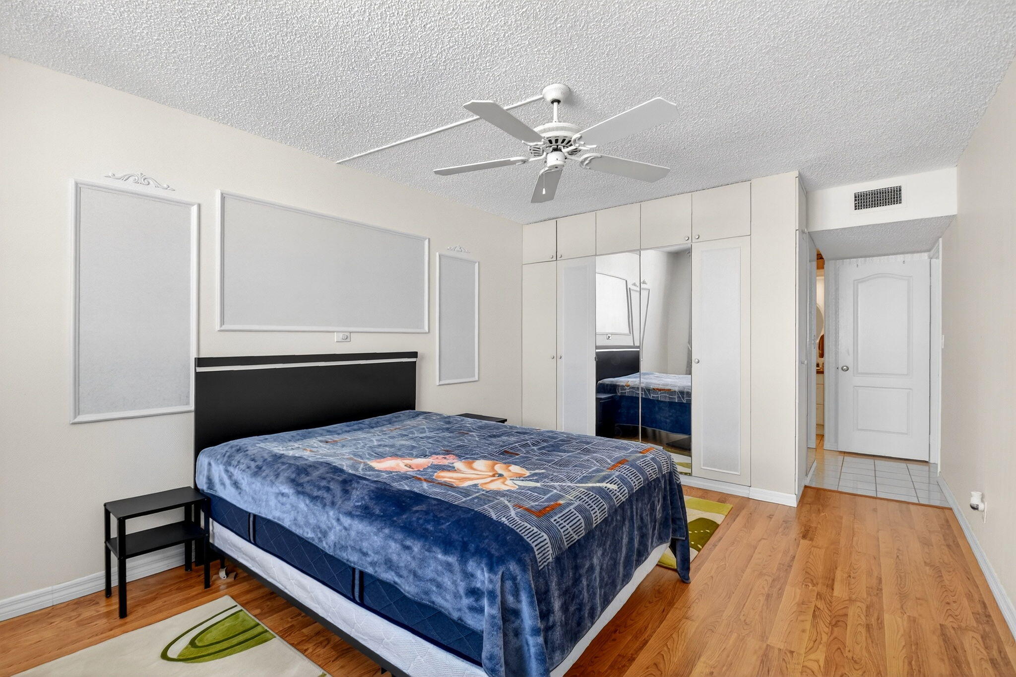 LE CHATEAU ROYAL CONDO - Residential