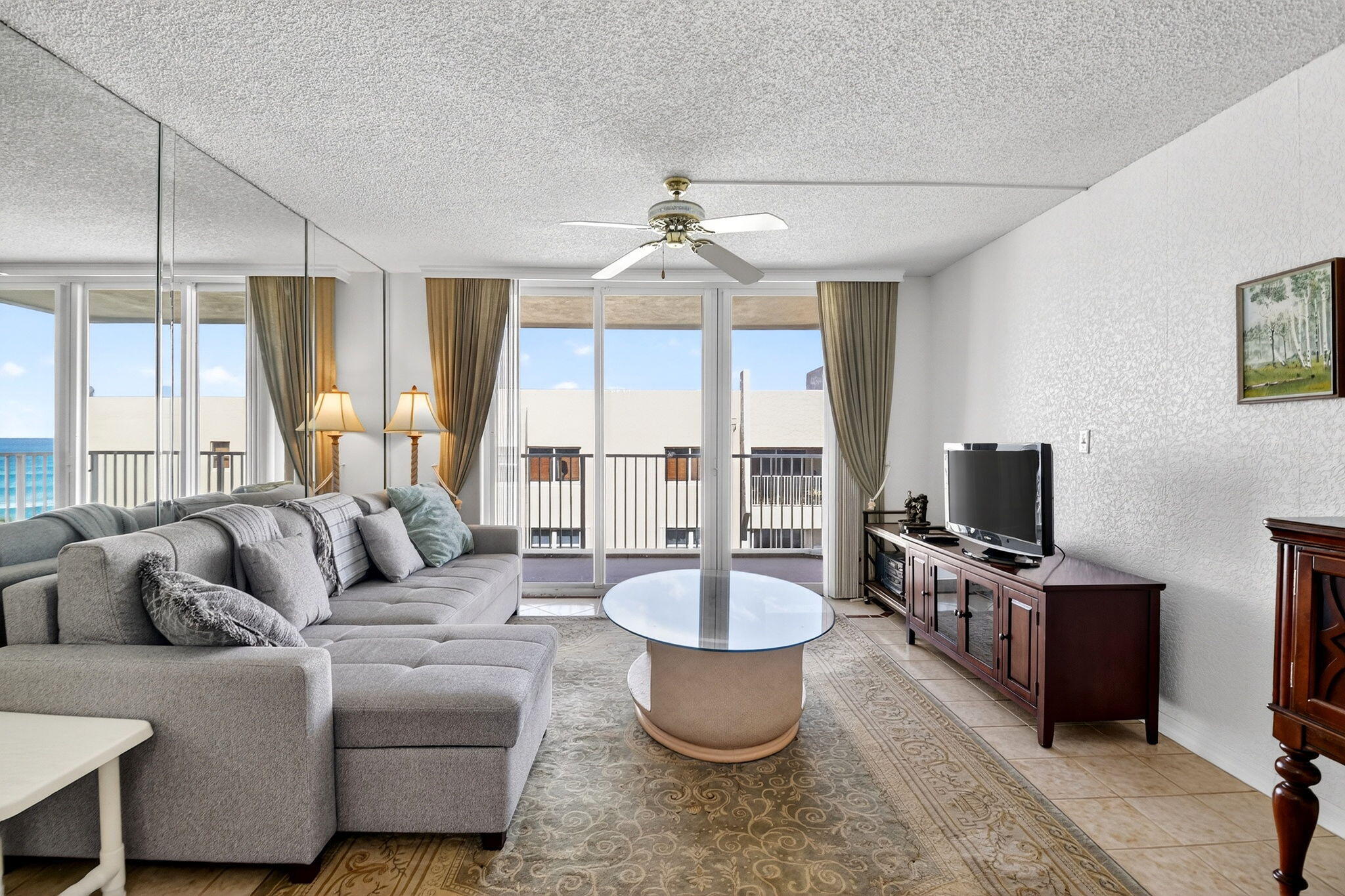 LE CHATEAU ROYAL CONDO - Residential