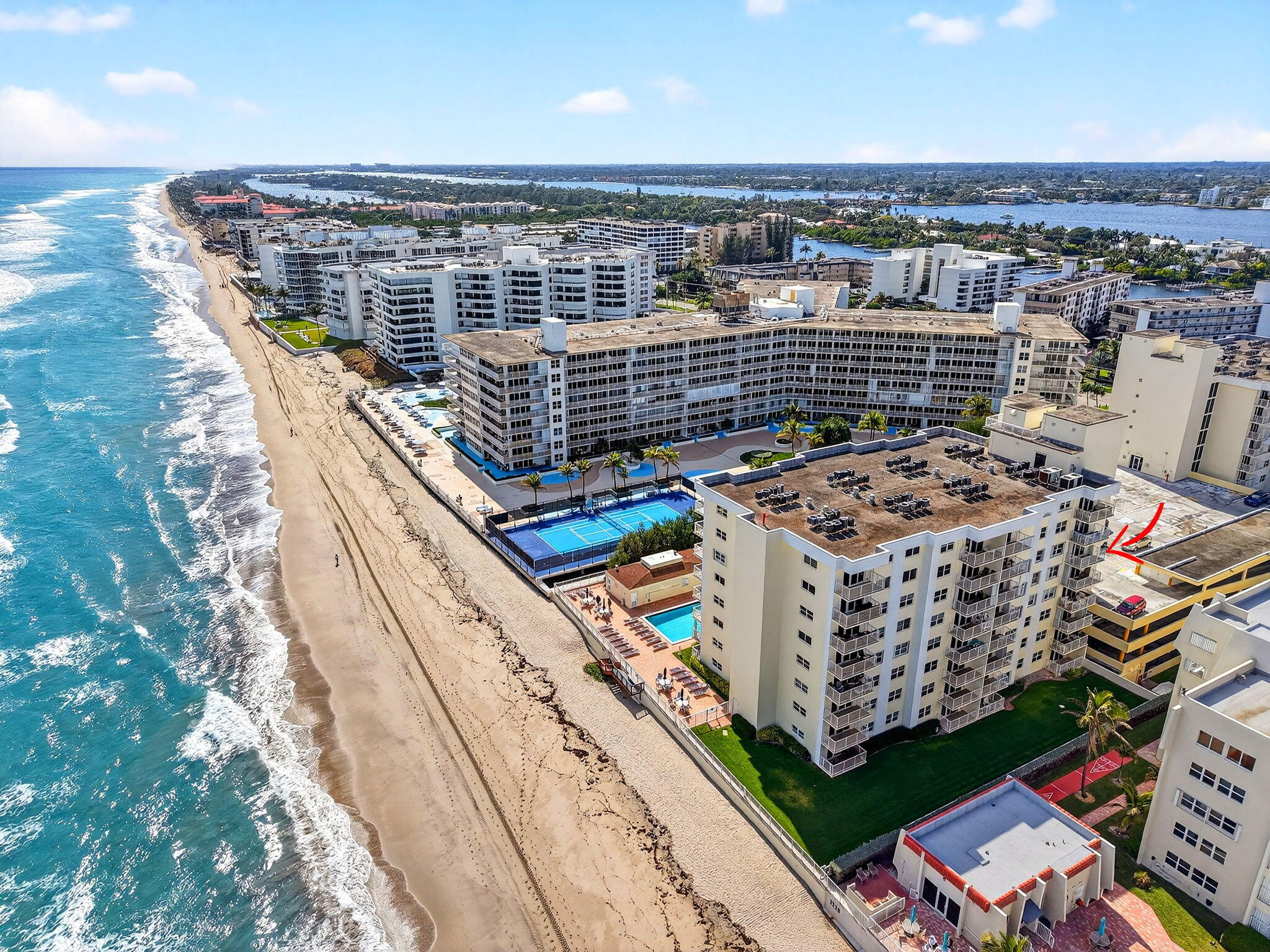 LE CHATEAU ROYAL CONDO - Residential