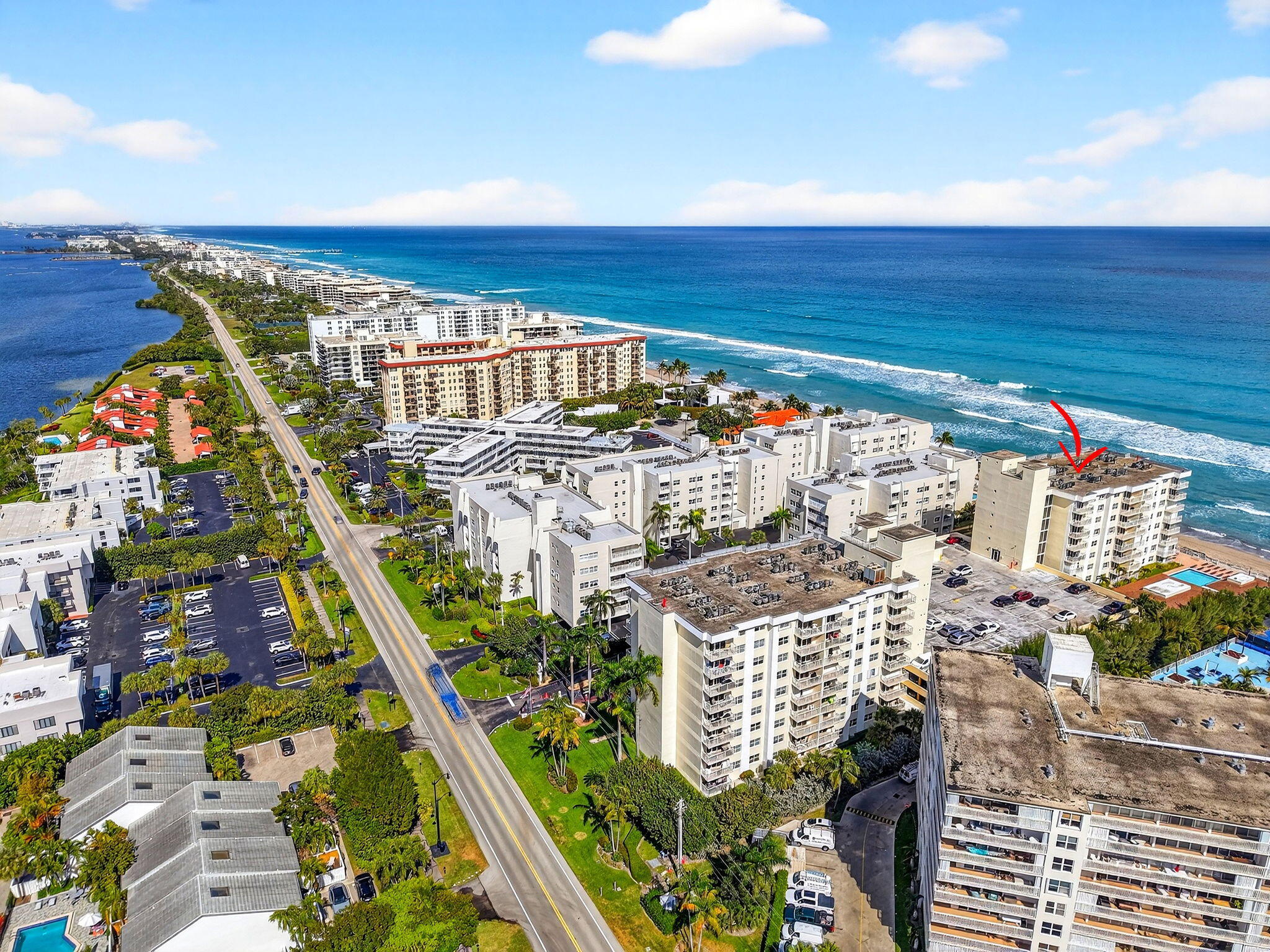 LE CHATEAU ROYAL CONDO - Residential