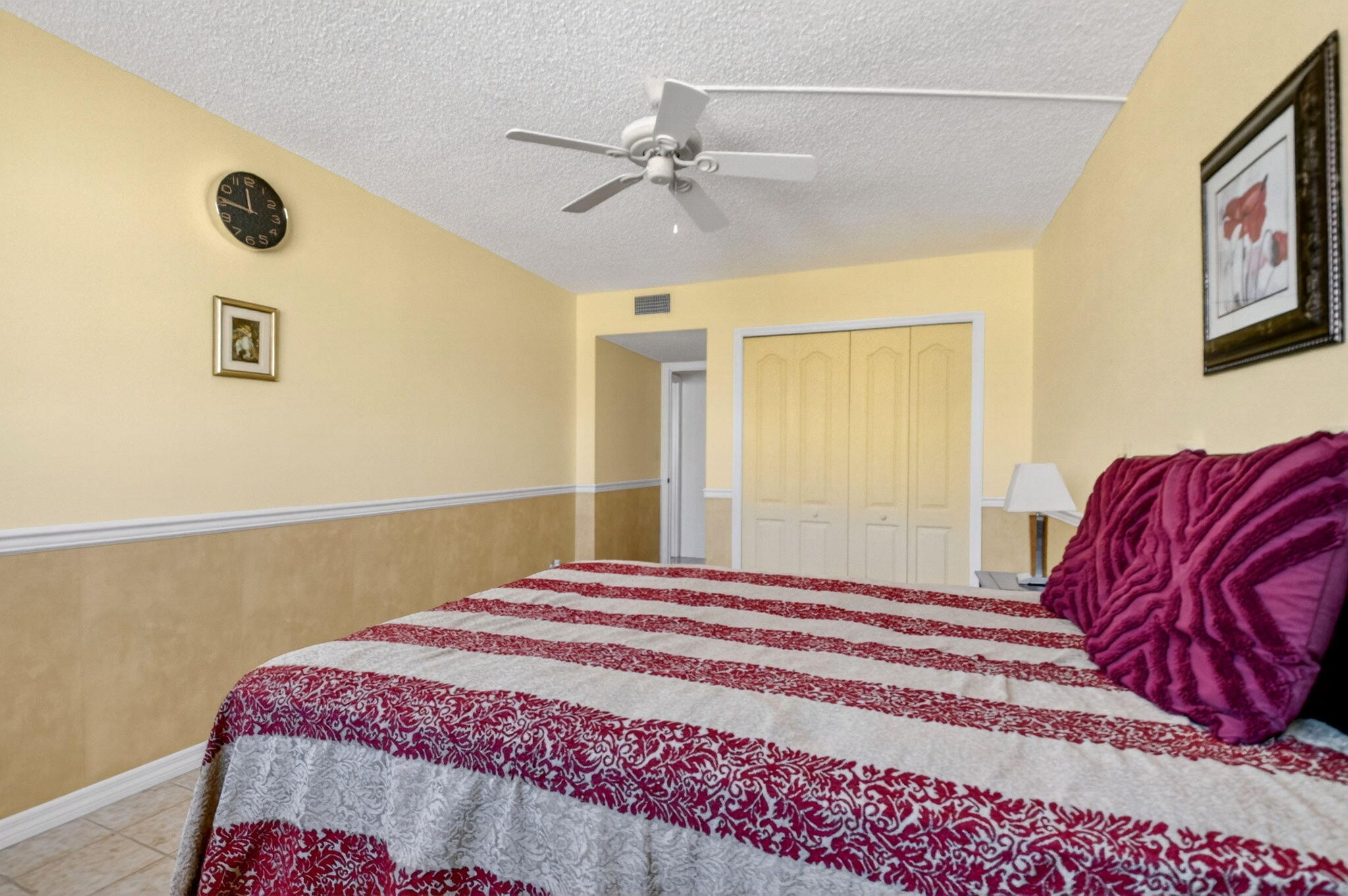 LE CHATEAU ROYAL CONDO - Residential