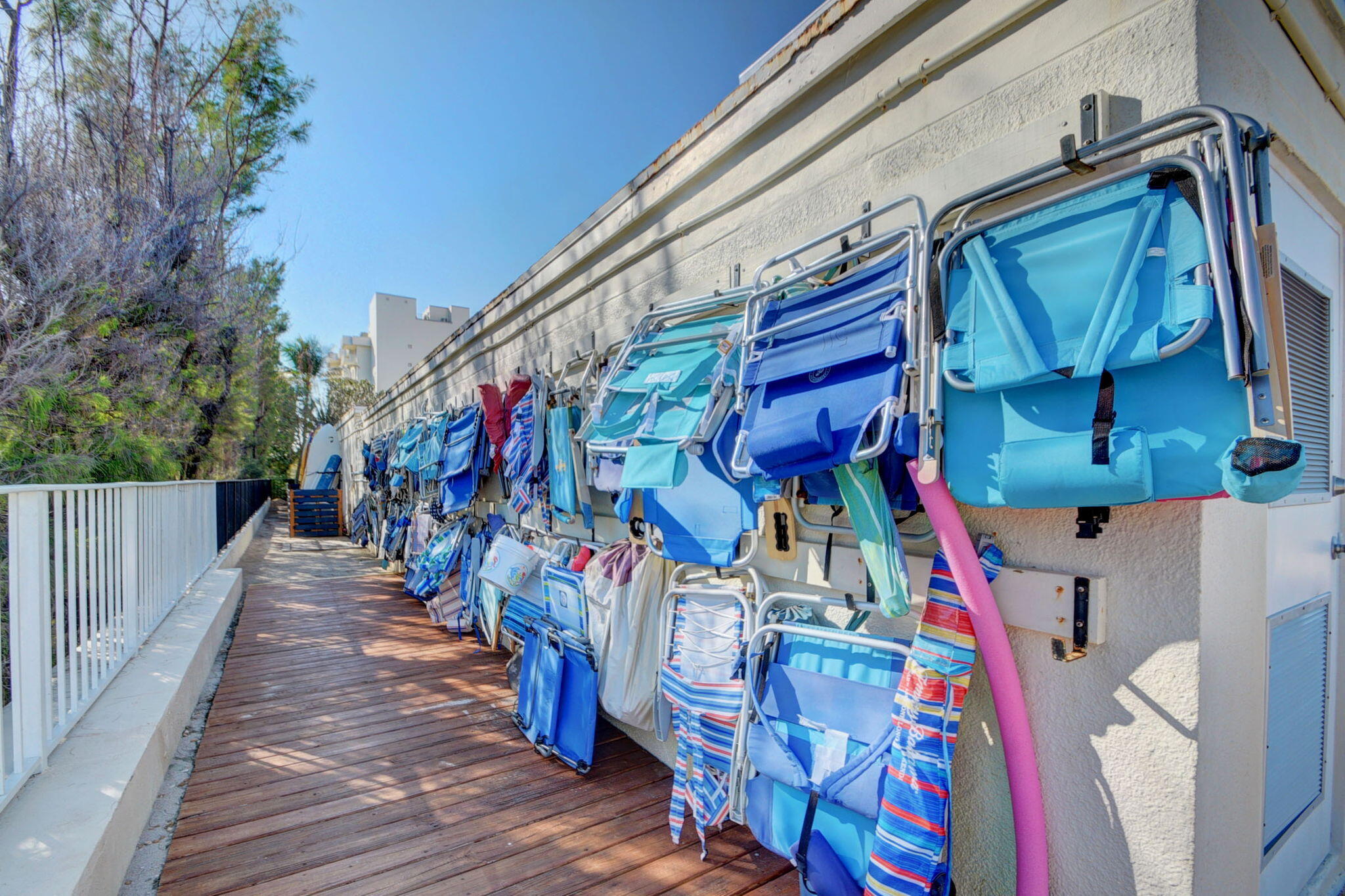 LE CHATEAU ROYAL CONDO - Residential