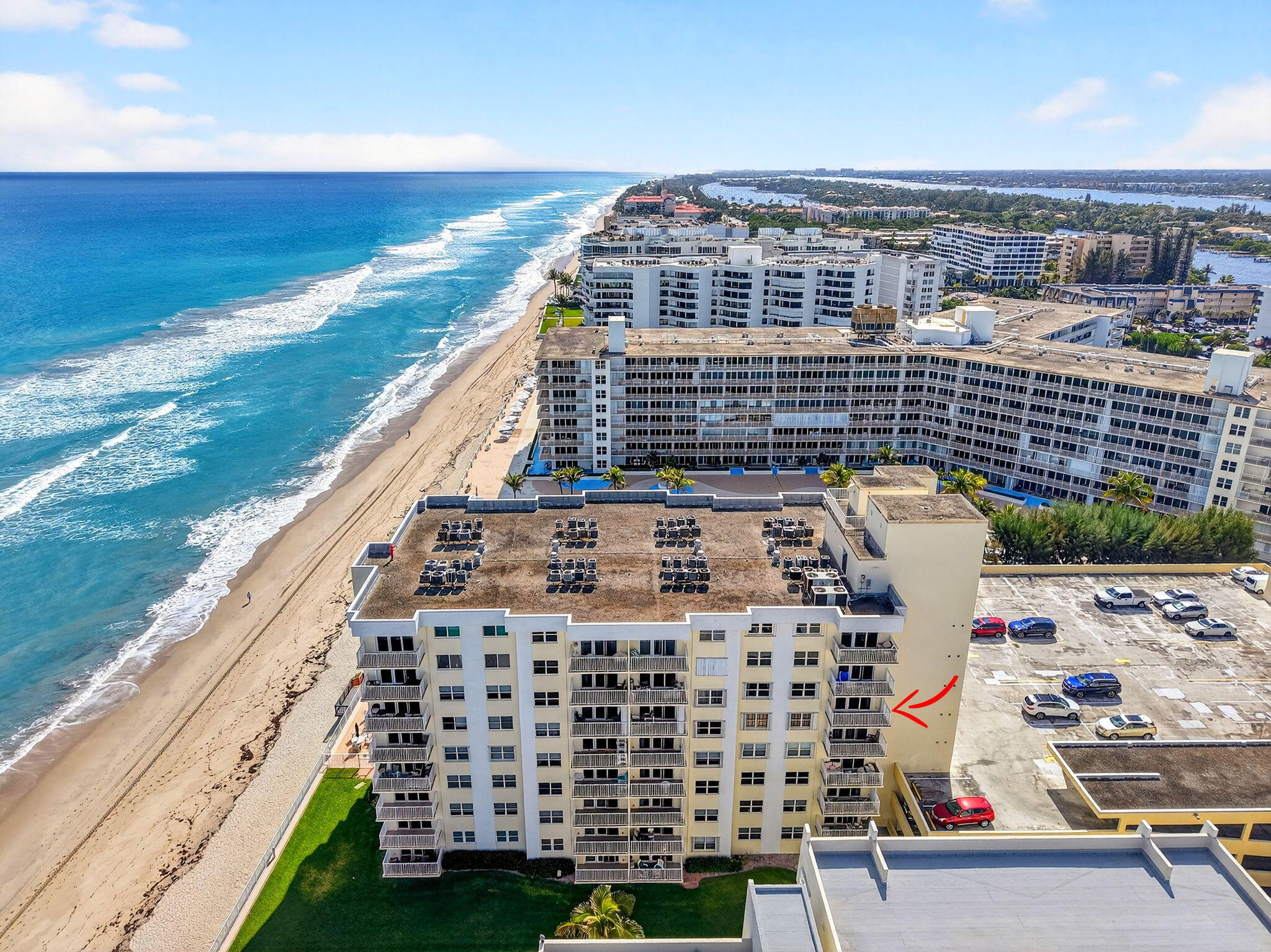 LE CHATEAU ROYAL CONDO - Residential