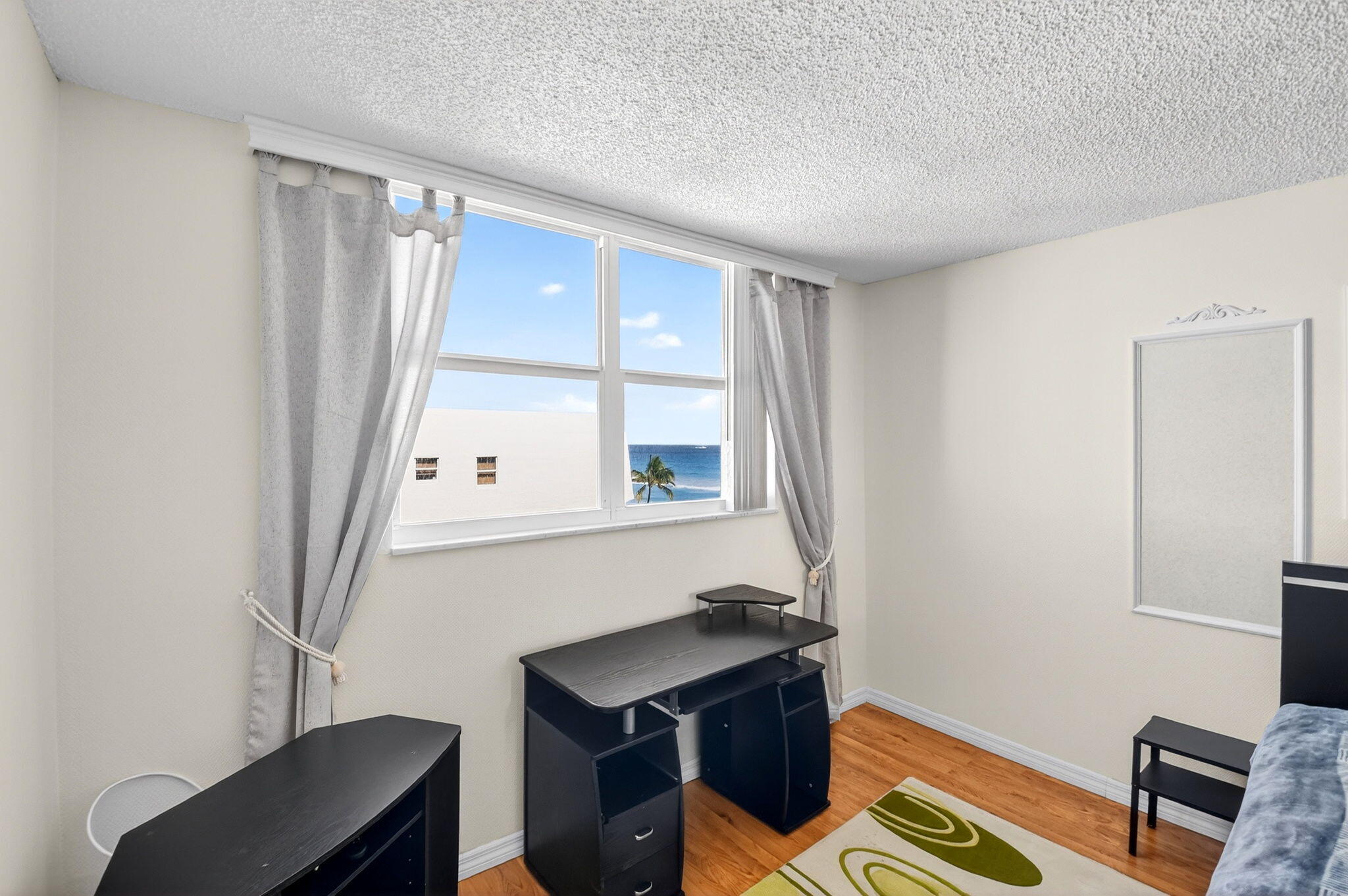 LE CHATEAU ROYAL CONDO - Residential