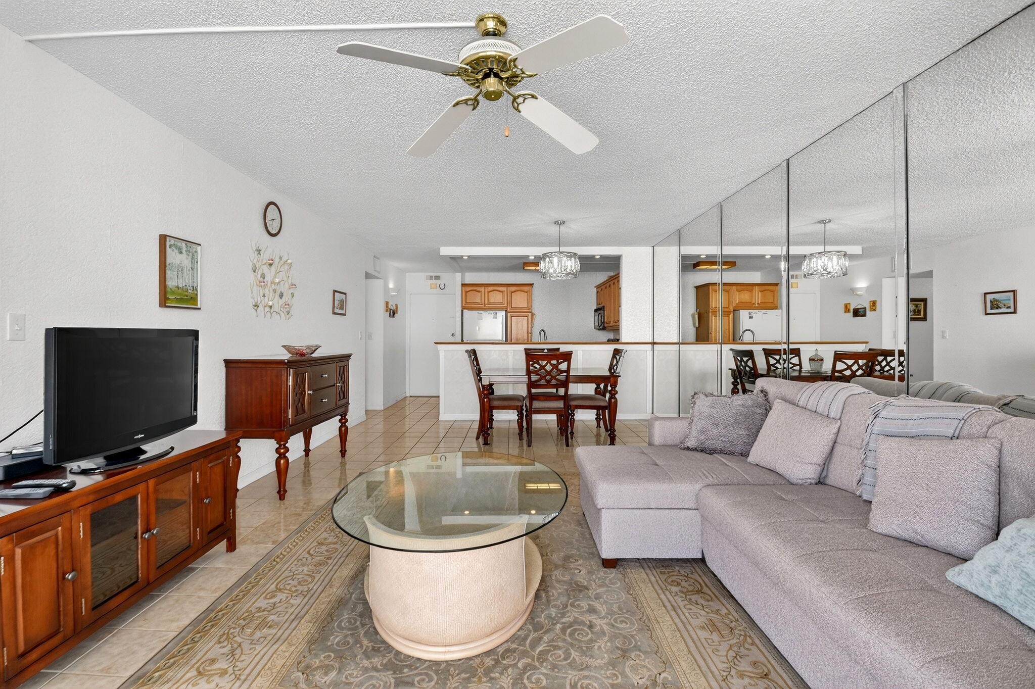 LE CHATEAU ROYAL CONDO - Residential