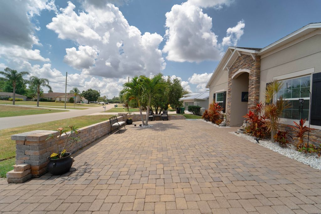 Photo of 6920 NW Jorgensen Road, Port Saint Lucie, FL 34983 (MLS # R11155062)