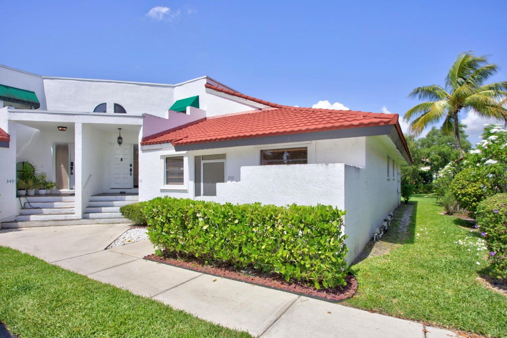 Photo of 353 NW 36th Avenue, Deerfield Beach, FL 33442 (MLS # B26042694)