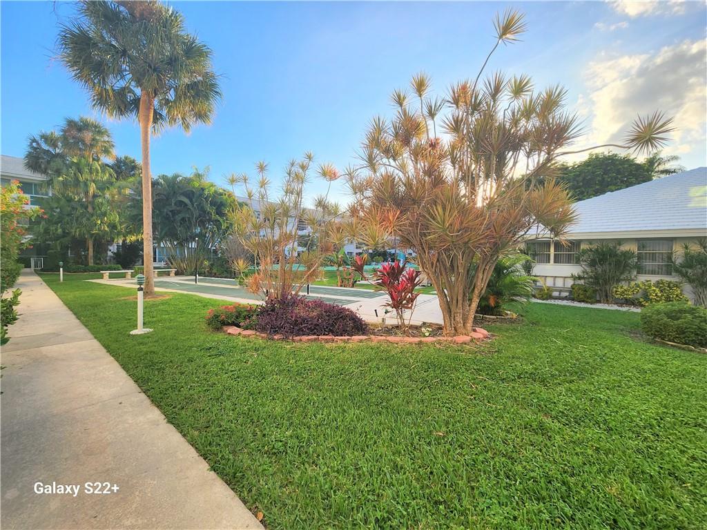 LIGHTHOUSE POINT GARDENS - Residential