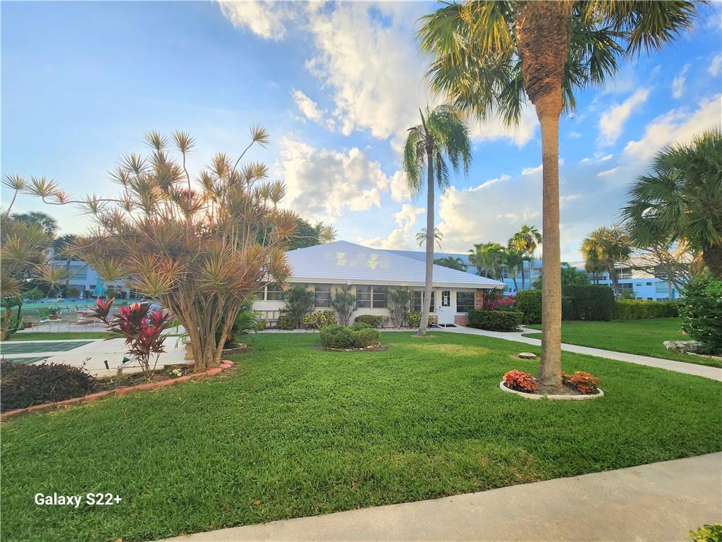 LIGHTHOUSE POINT GARDENS - Residential