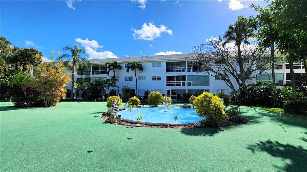 LIGHTHOUSE POINT GARDENS - Residential